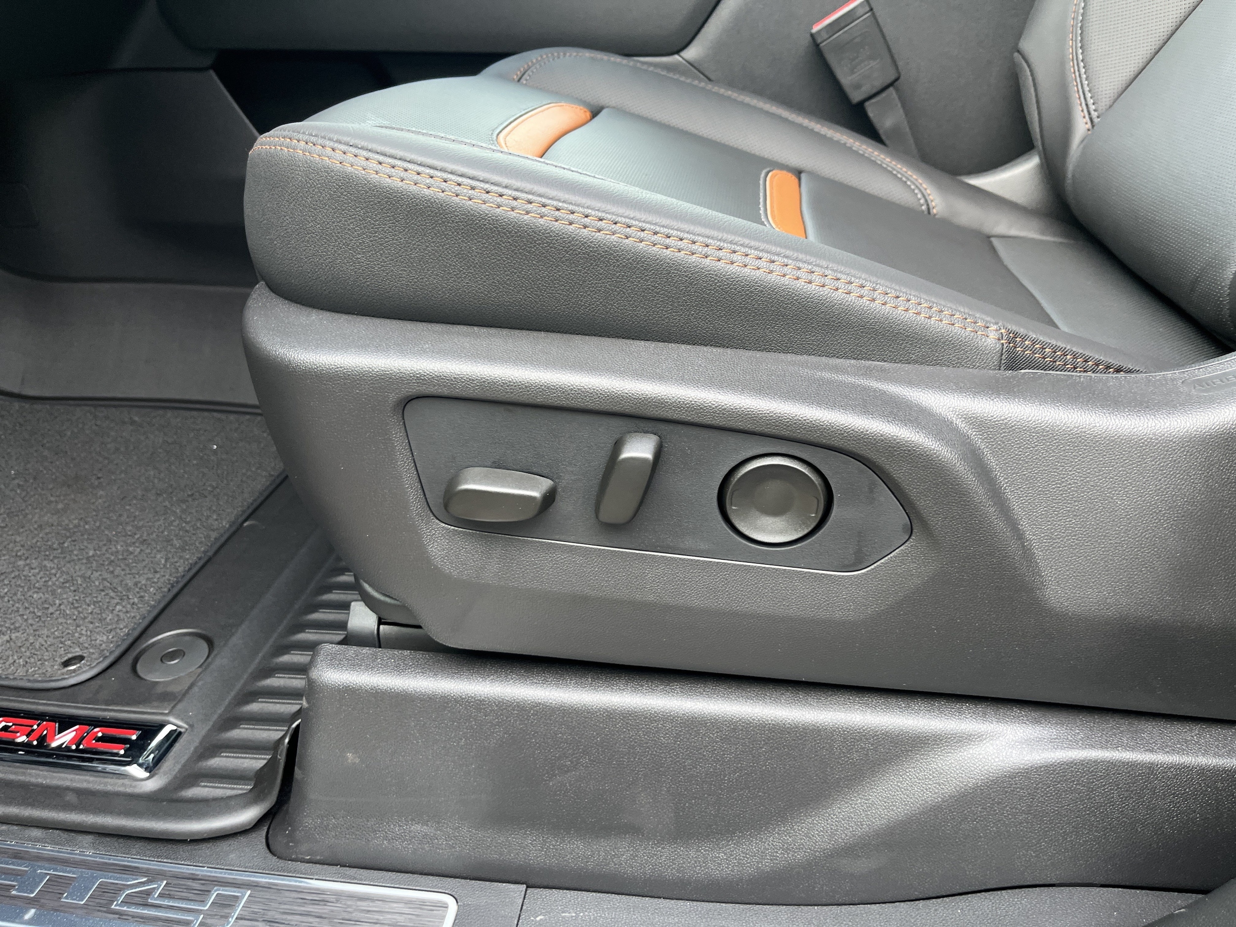 2026 GMC Sierra 1500 AT4 - Photo 25
