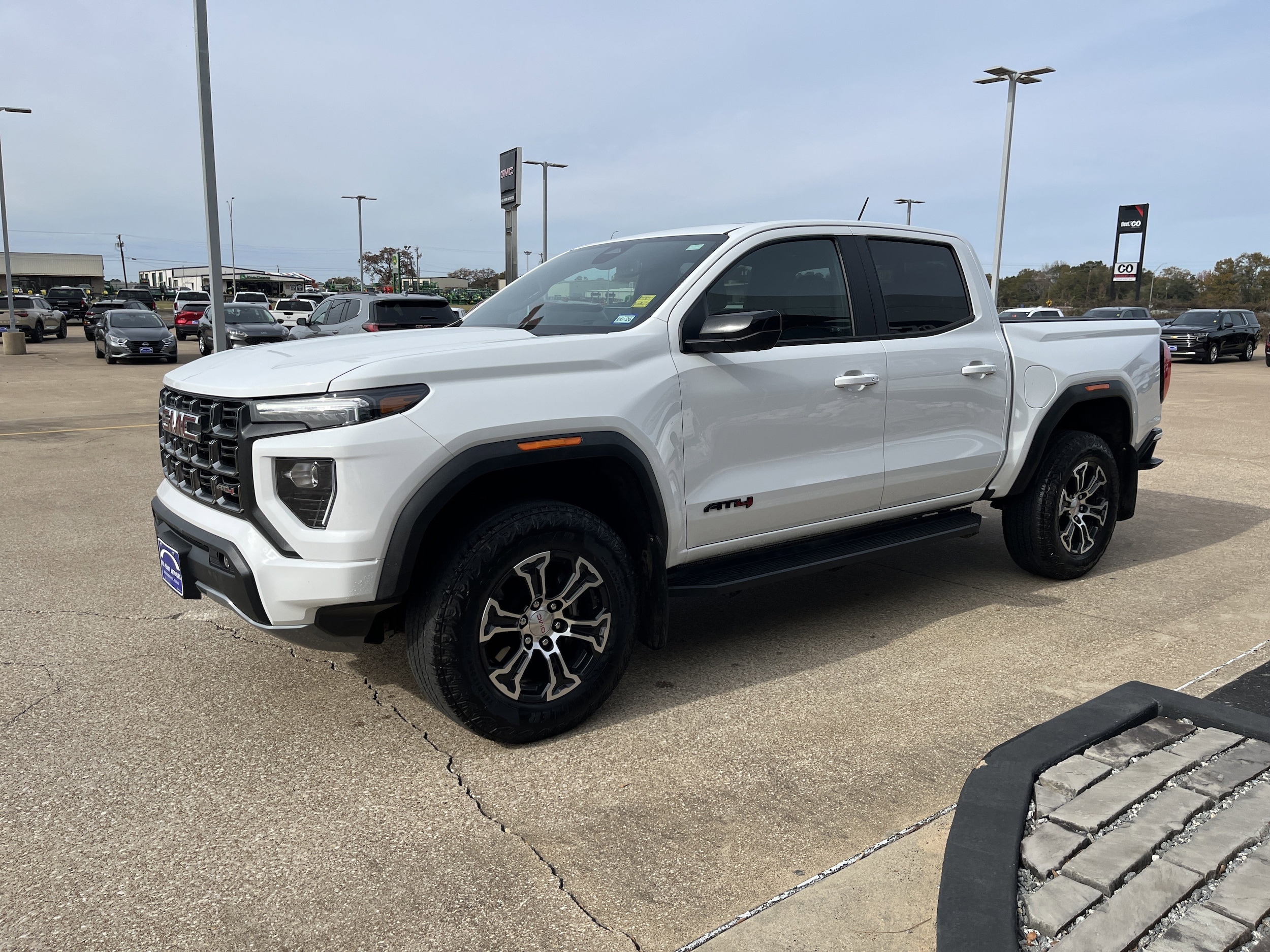 2023 GMC Canyon AT4's photo