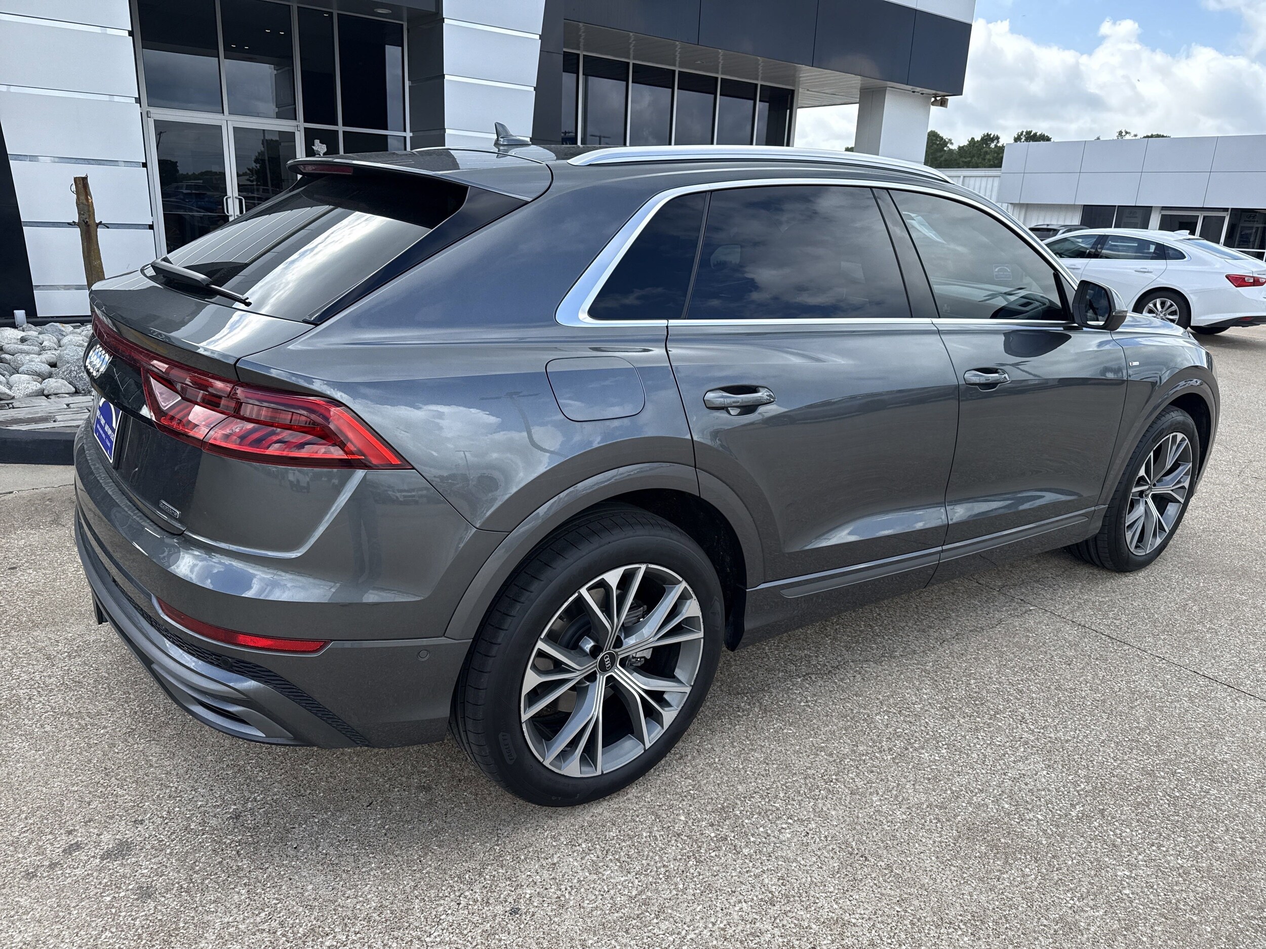 2021 Audi Q8 55 Premium photo 3