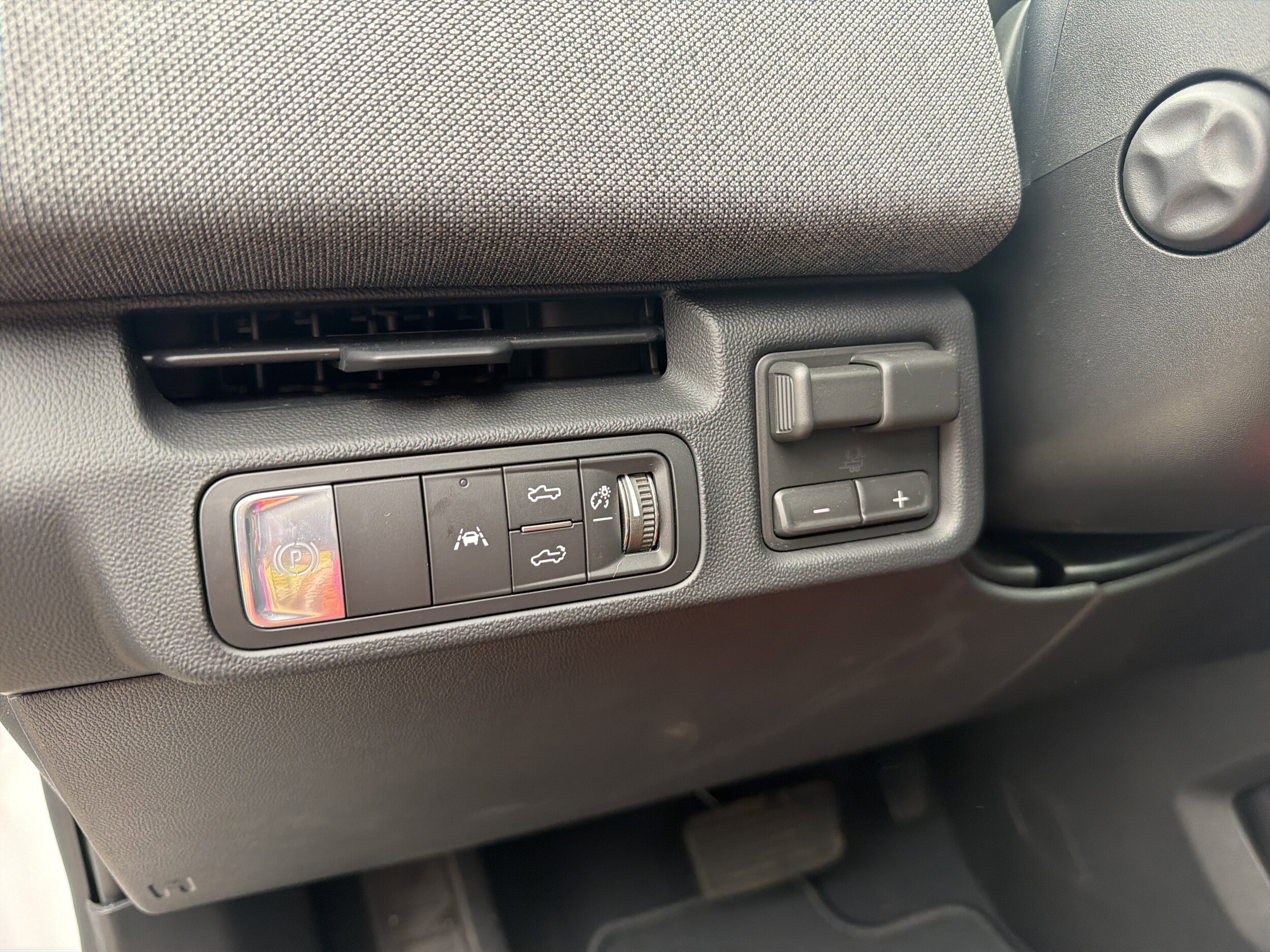 2026 GMC Sierra EV Elevation - Photo 11