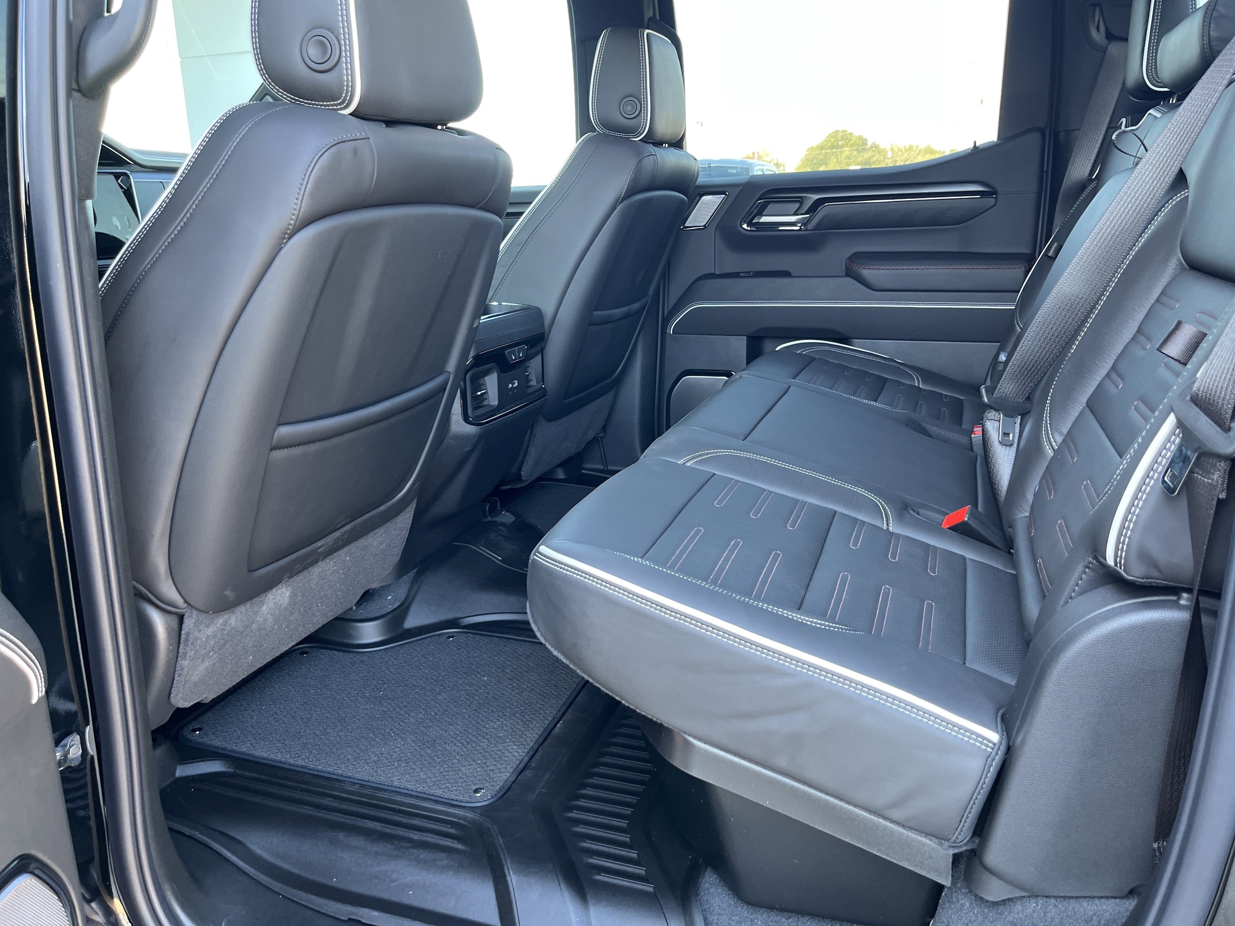 2026 GMC Sierra 1500 AT4X - Photo 11