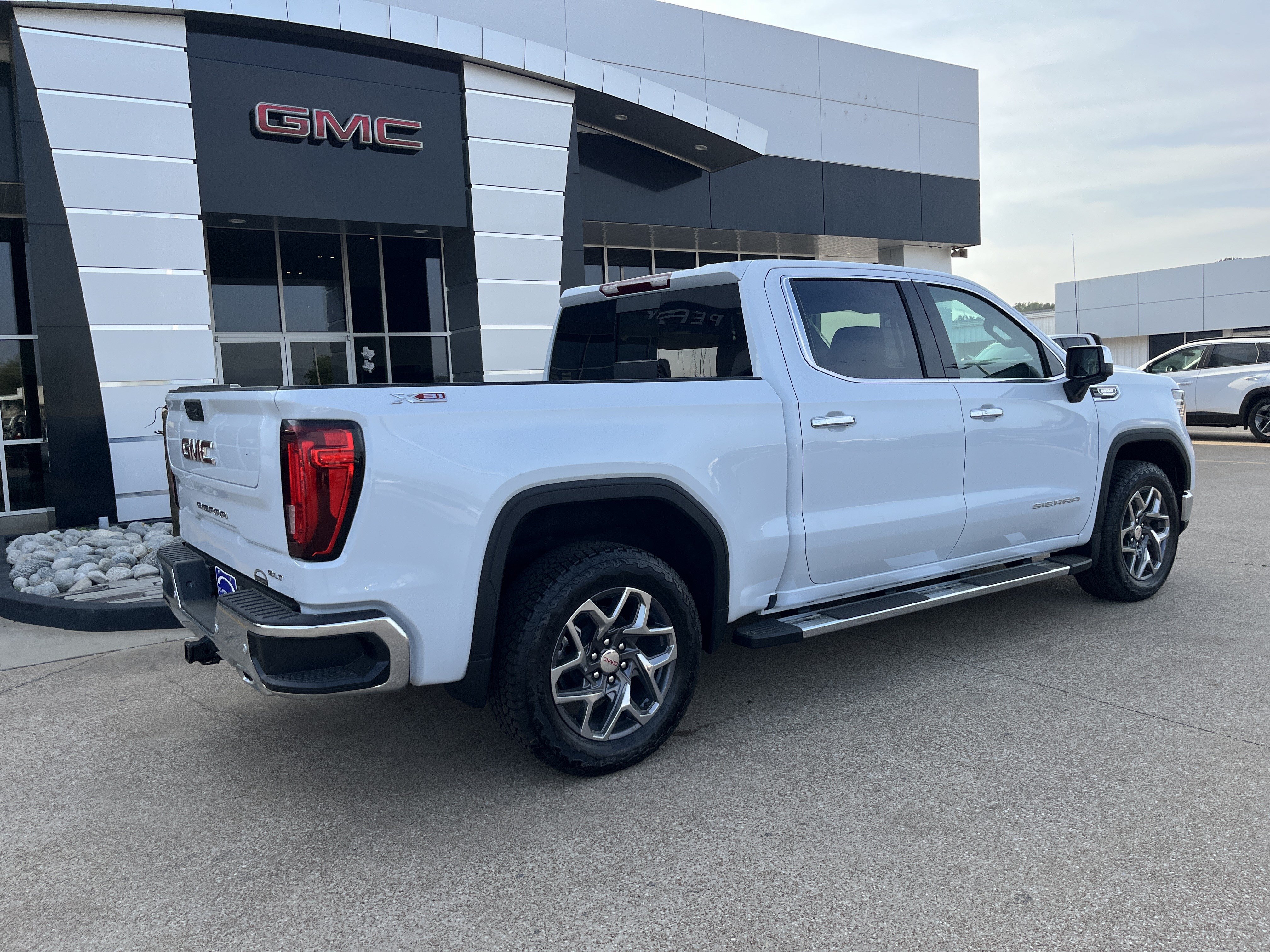2026 GMC Sierra 1500 SLT - Photo 3