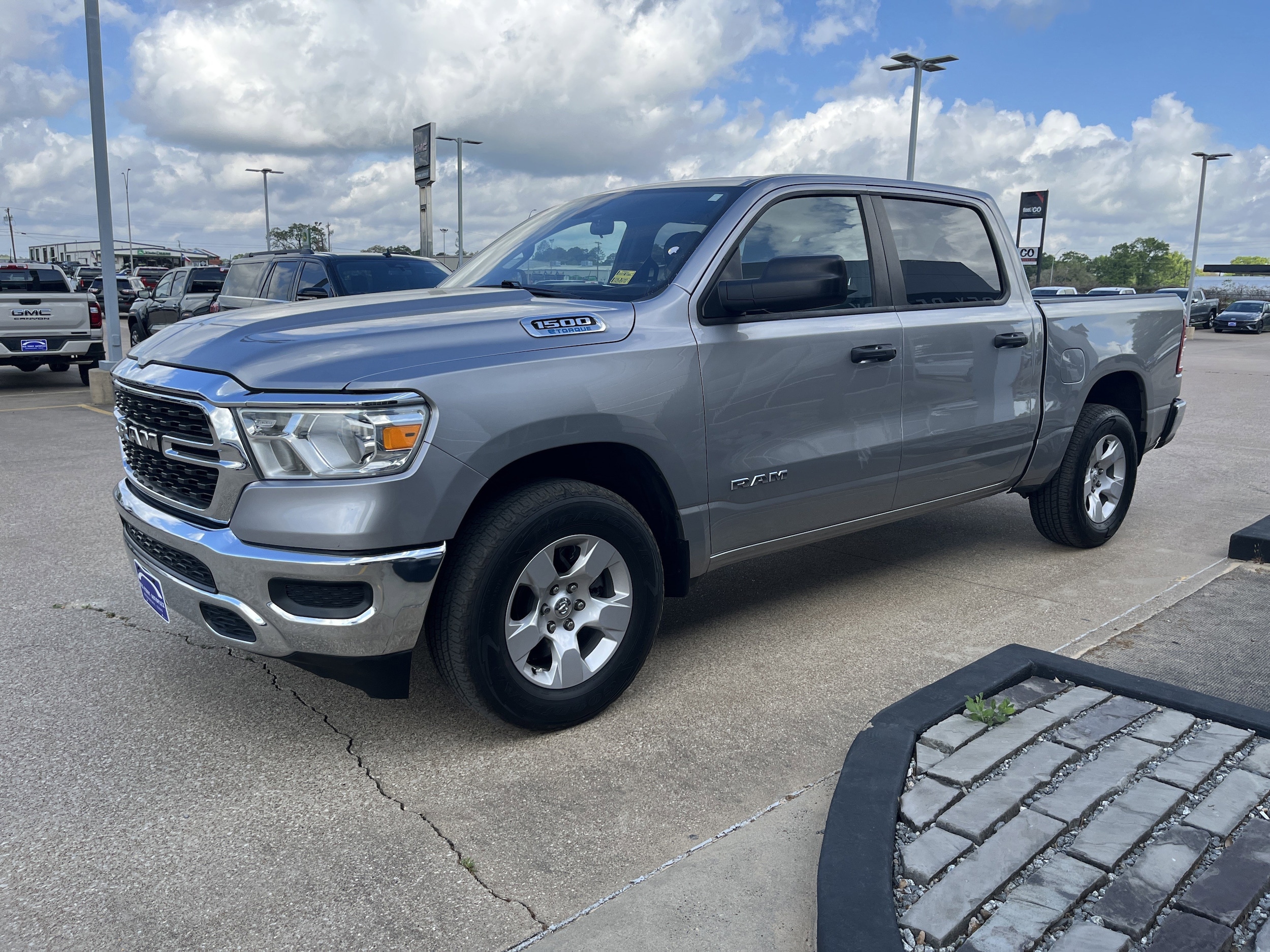 2023 RAM 1500 Big Horn/Lone Star Crew Cab 5'7's photo