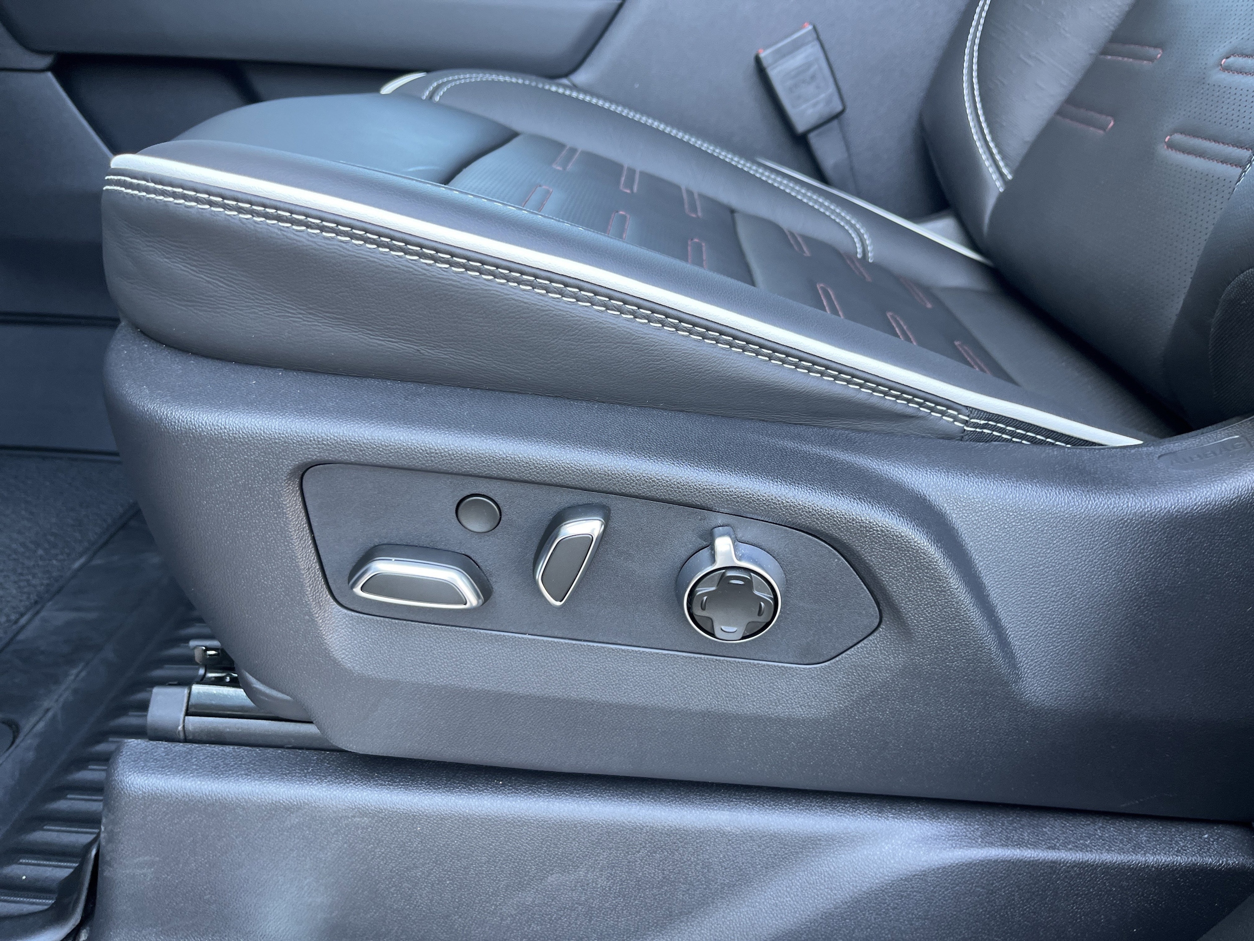 2026 GMC Sierra 1500 AT4X - Photo 26