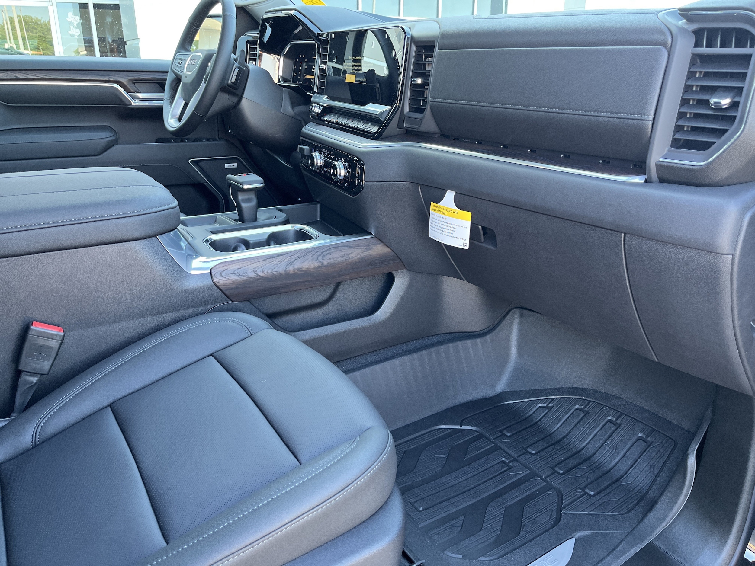 2026 GMC Sierra 1500 SLT - Photo 16