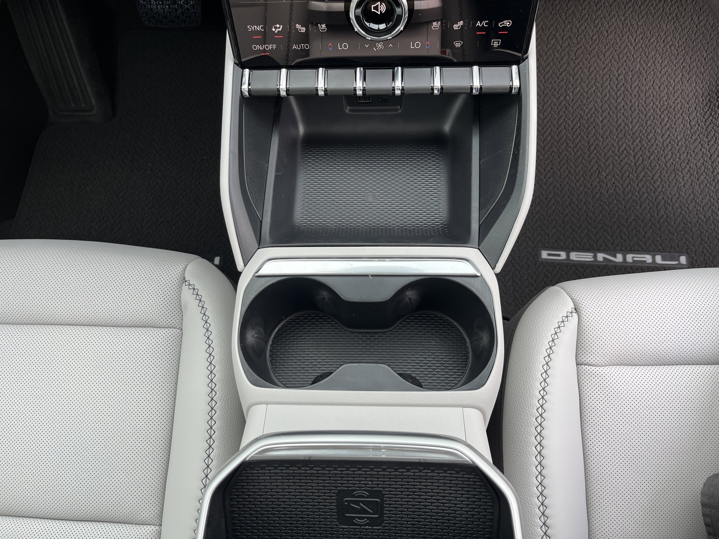 2026 GMC Terrain Denali AWD's photo
