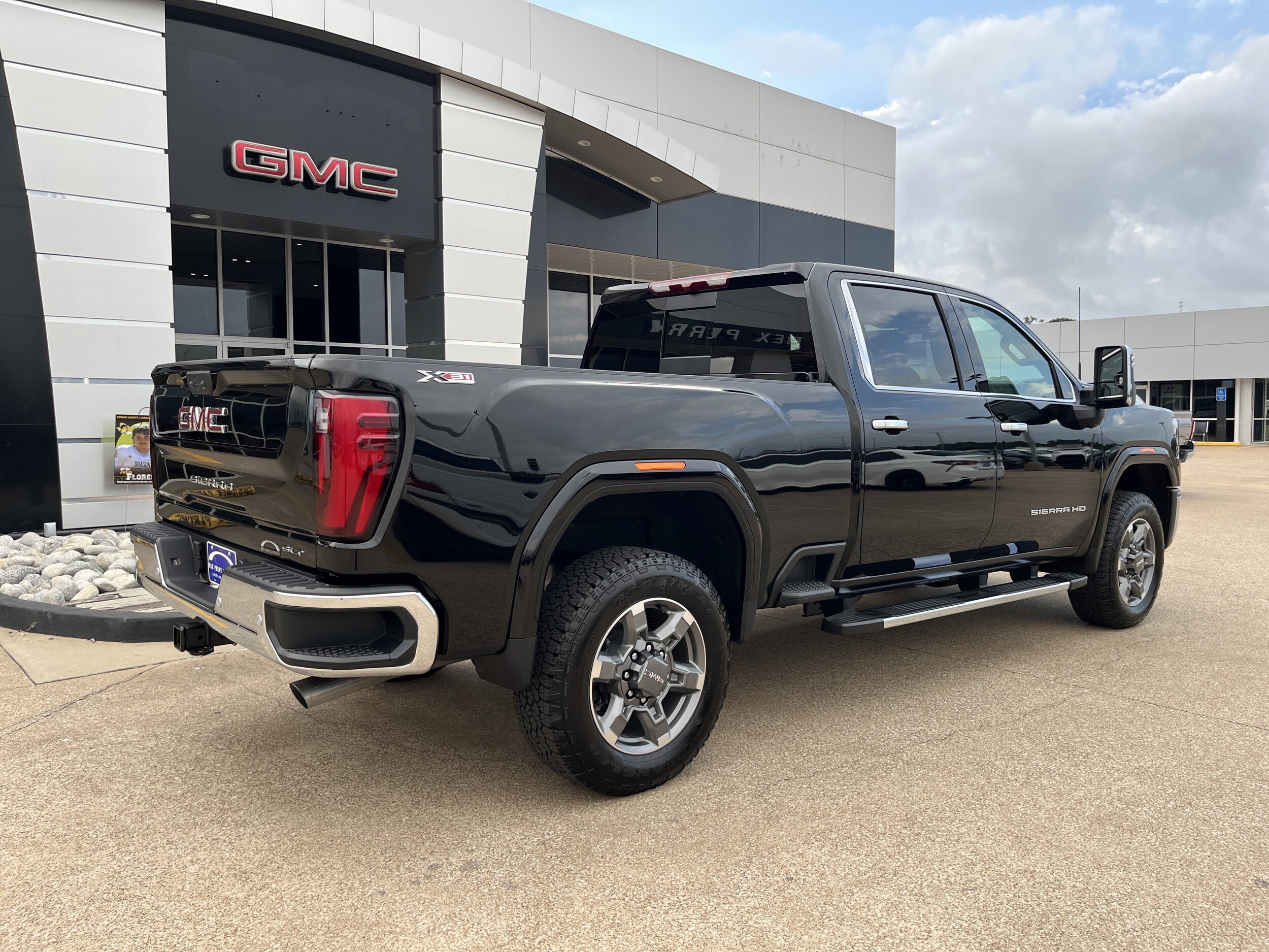 2026 Gmc Sierra 2500 HD SLT photo 2