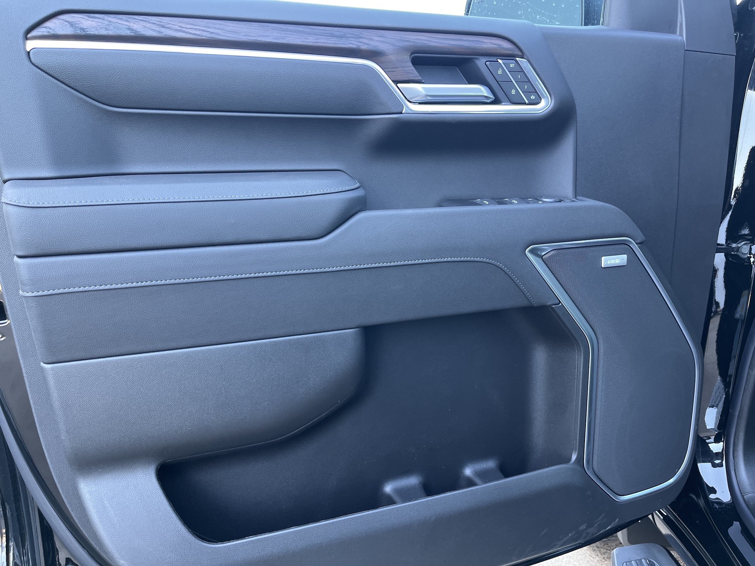 2026 GMC Sierra 1500 SLT - Photo 25