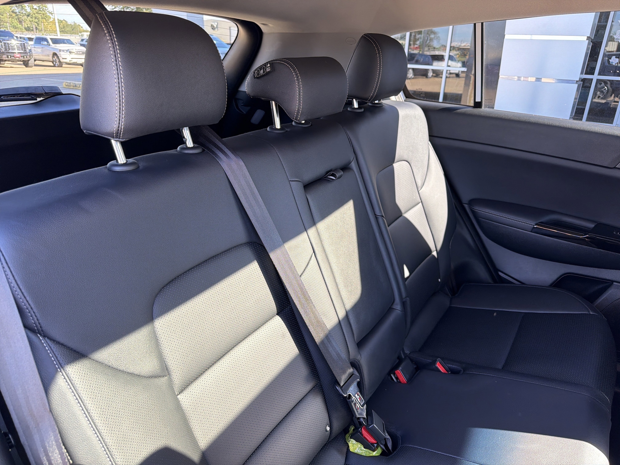 2021 Kia Sportage EX - Photo 8