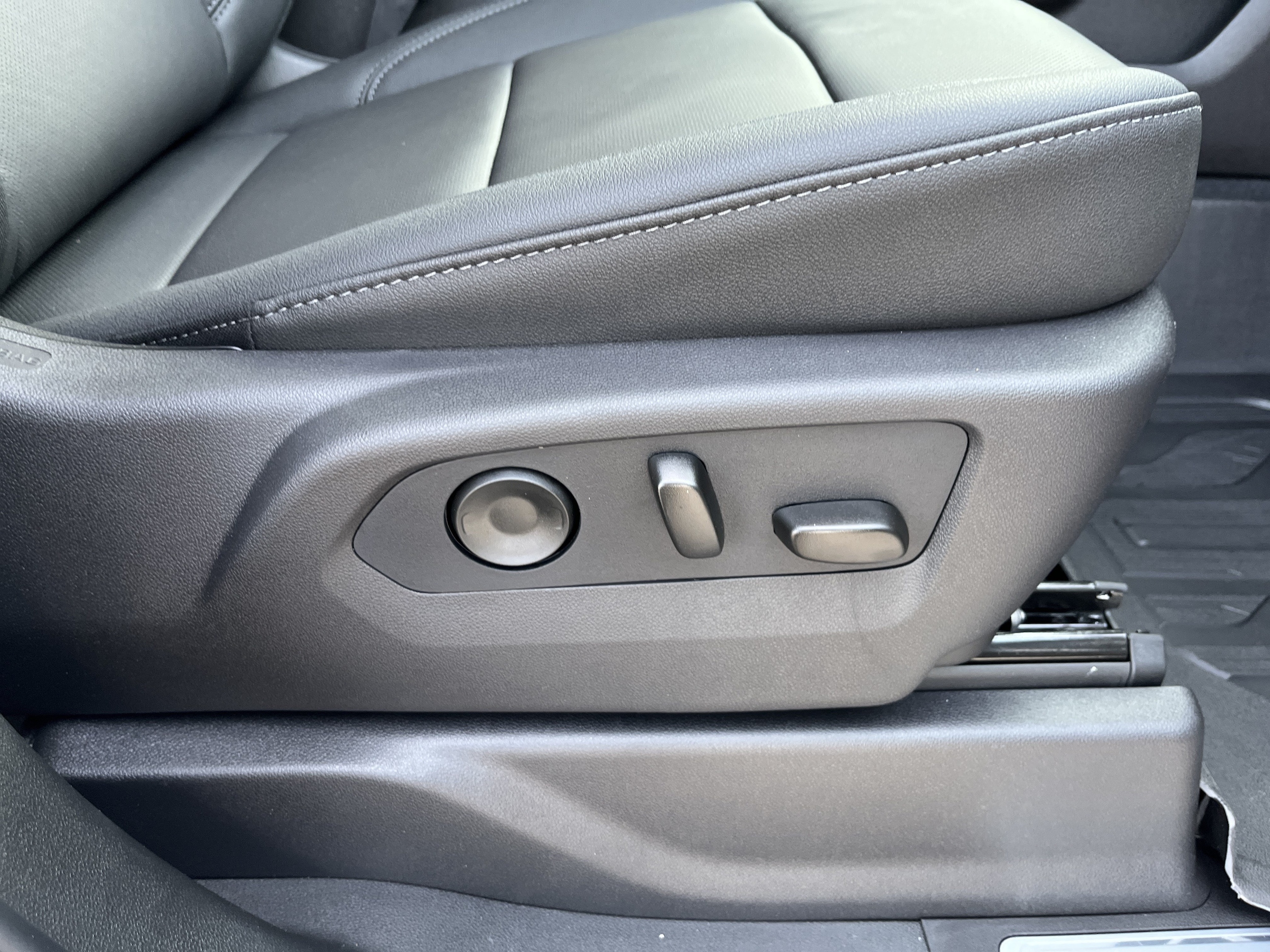 2026 GMC Sierra 1500 SLT - Photo 24