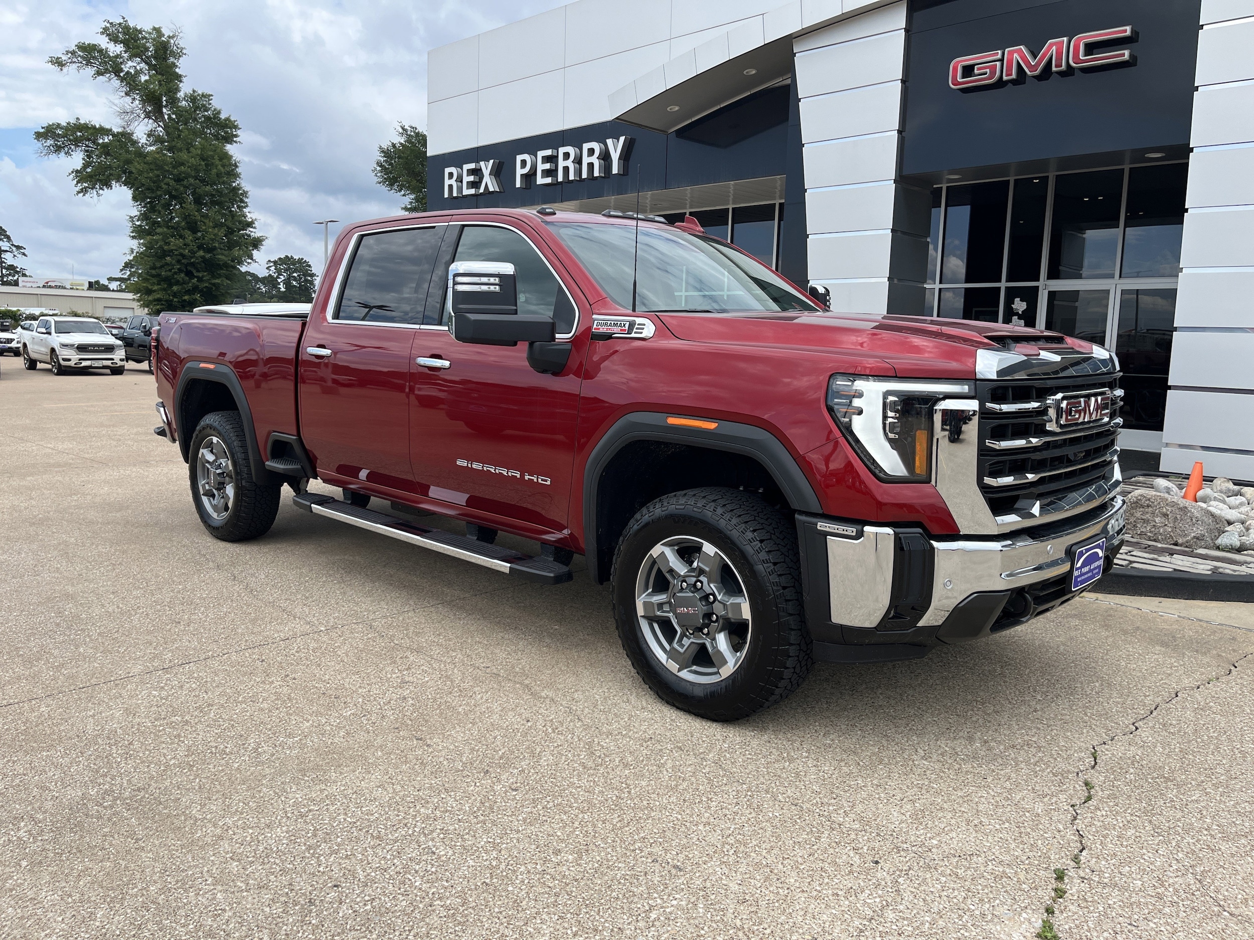 2026 GMC Sierra 2500HD SLT - Photo 2