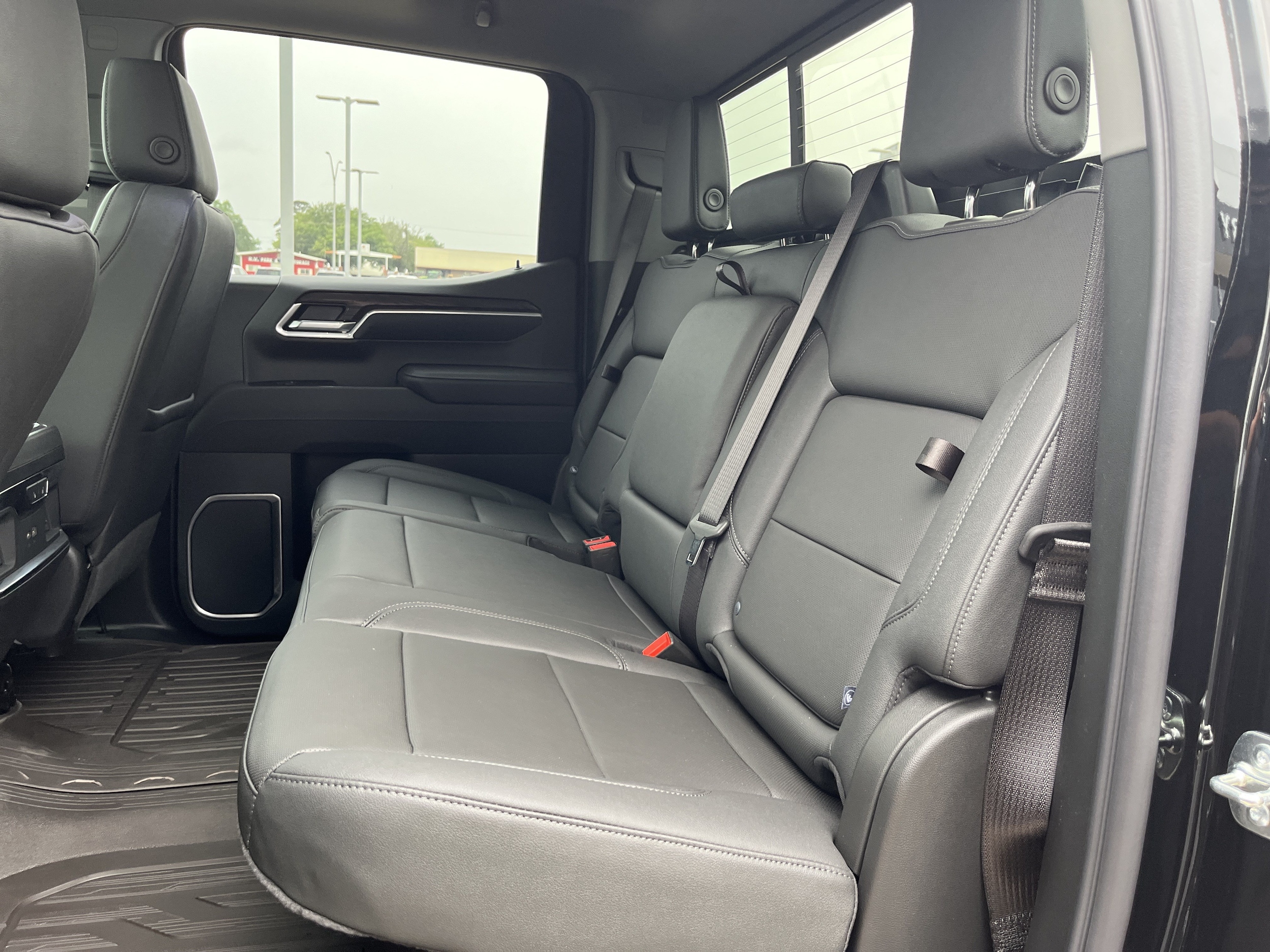 2026 GMC Sierra 1500 SLT - Photo 11