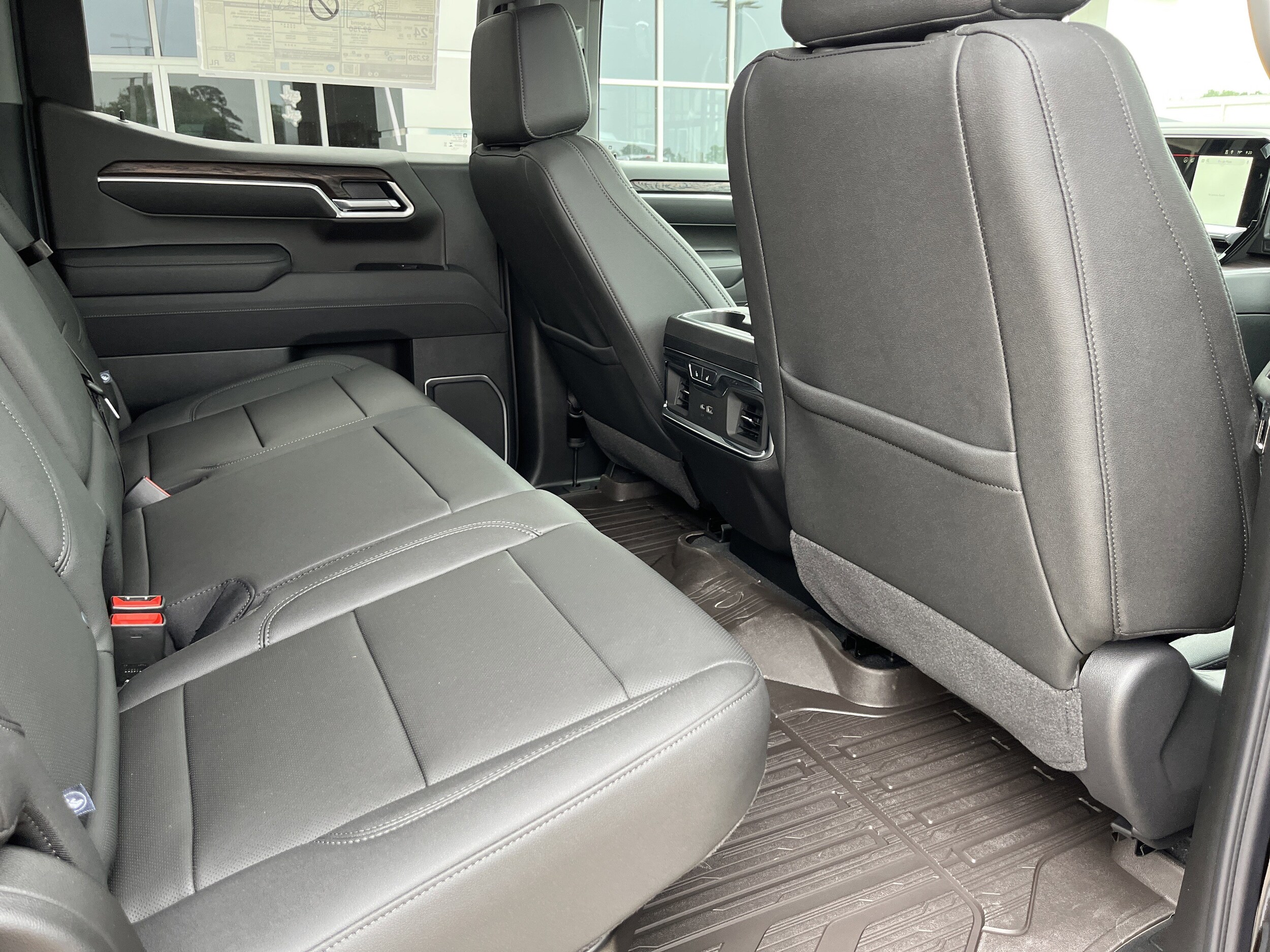 2026 GMC Sierra 1500 SLT - Photo 14