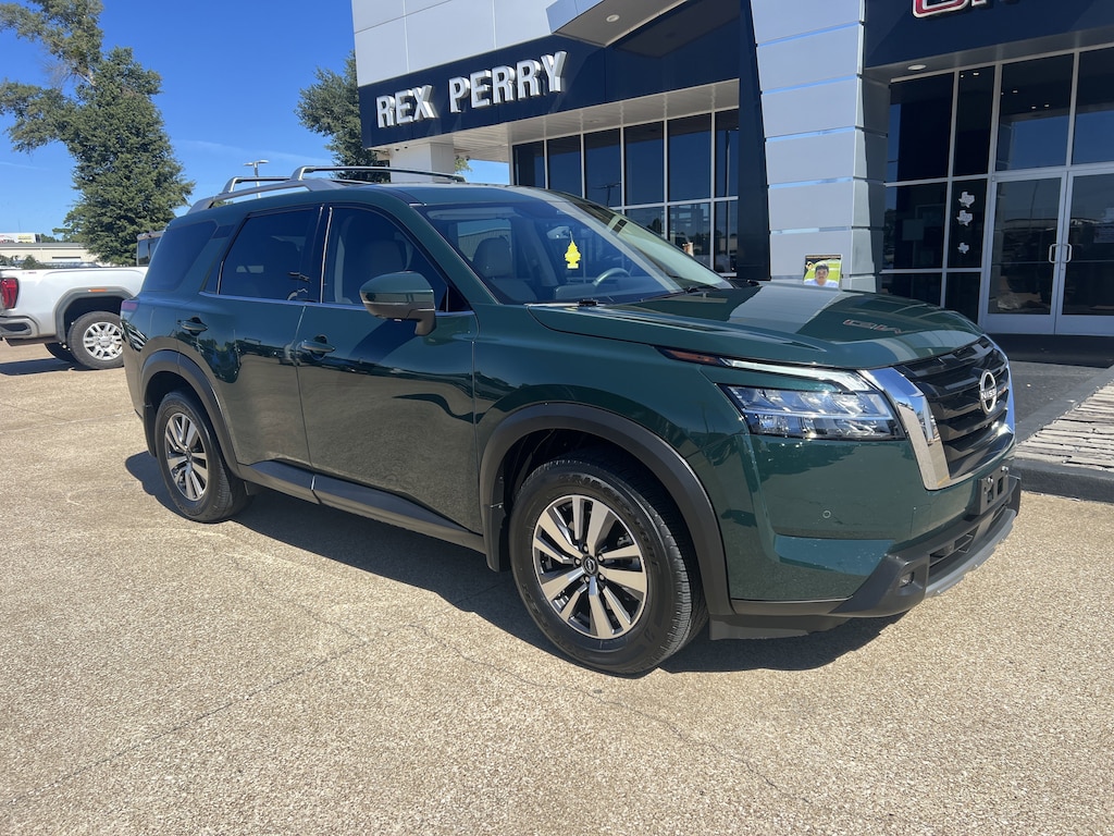 Used 2023 Nissan Pathfinder SL SUV