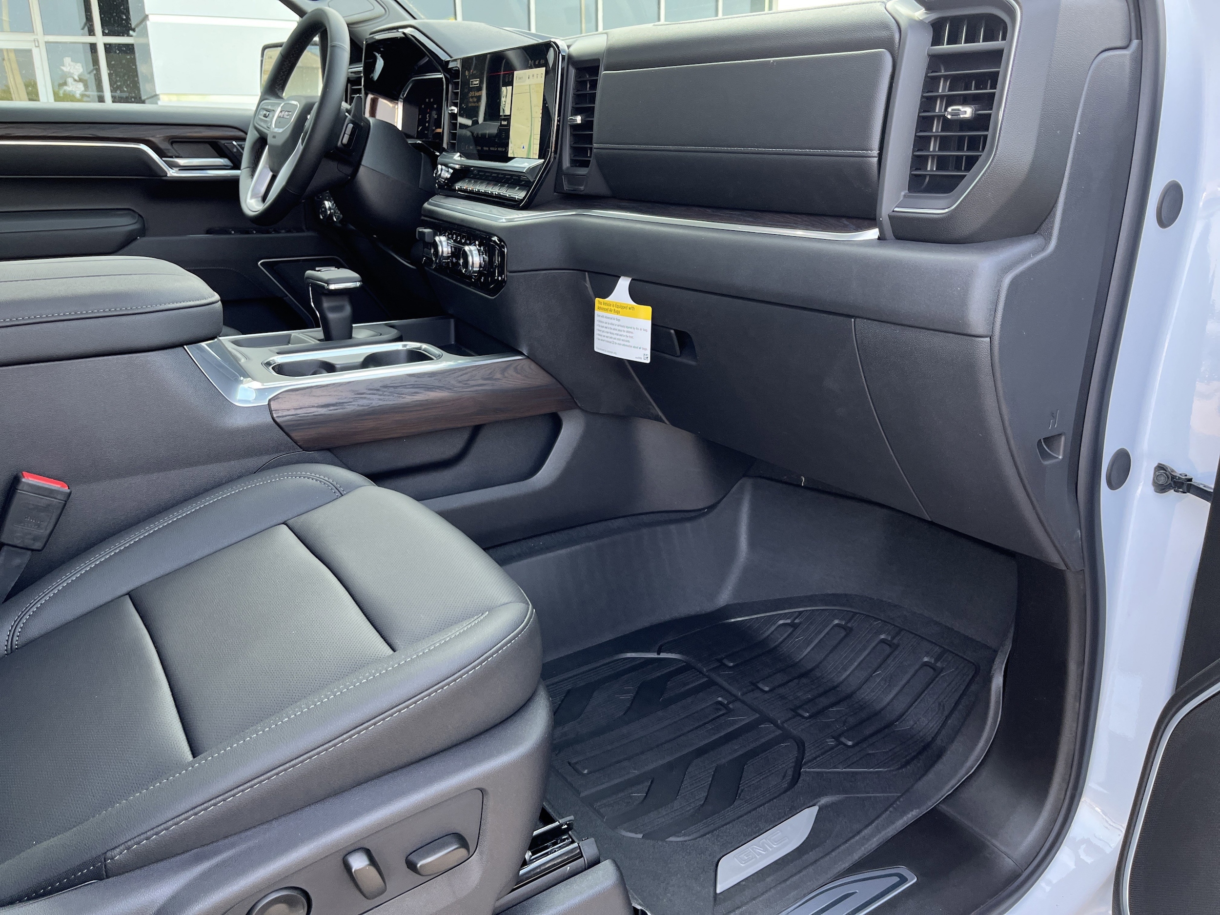 2026 GMC Sierra 1500 SLT - Photo 17