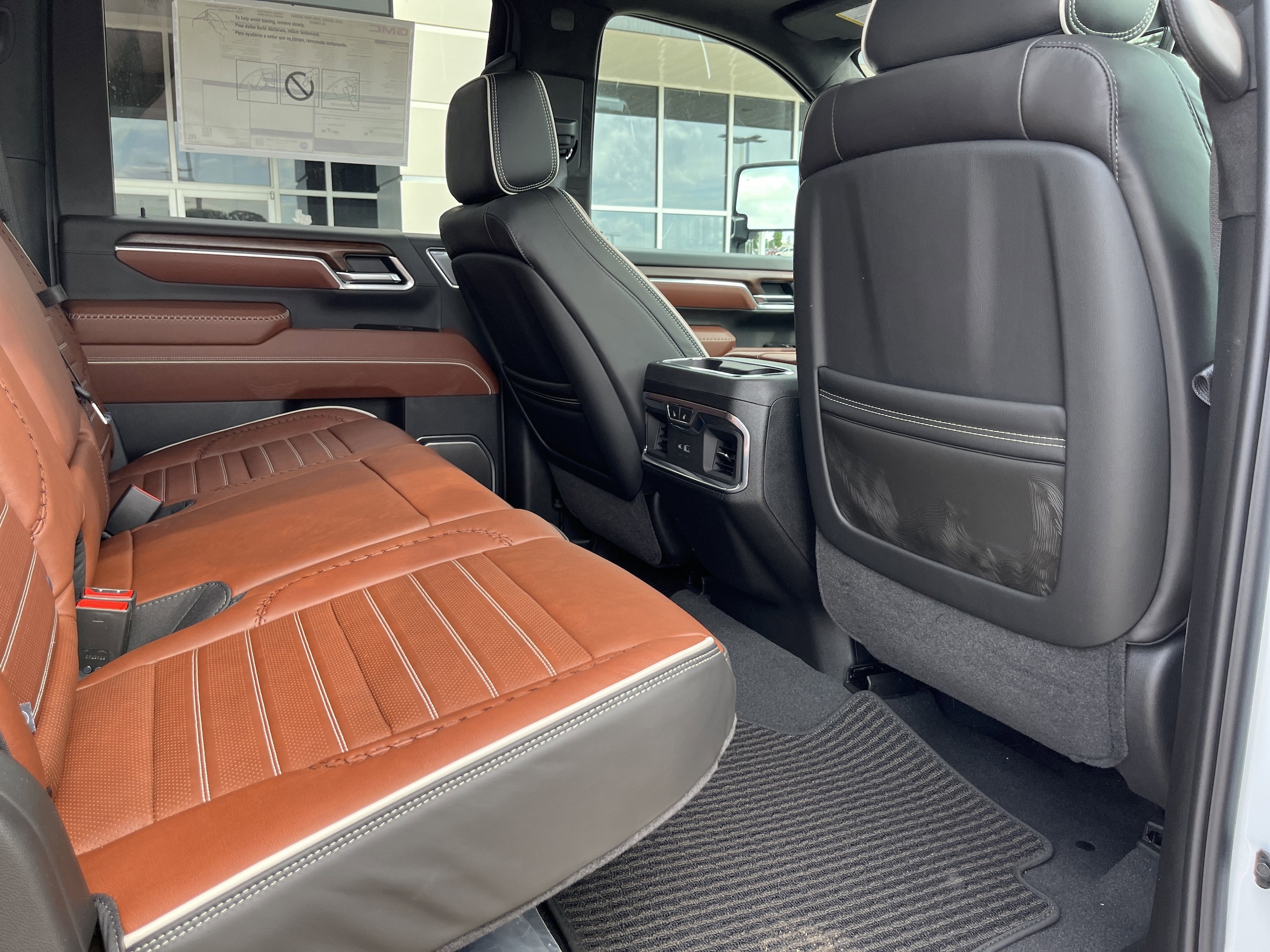 2026 GMC Sierra 3500HD Denali Ultimate - Photo 15