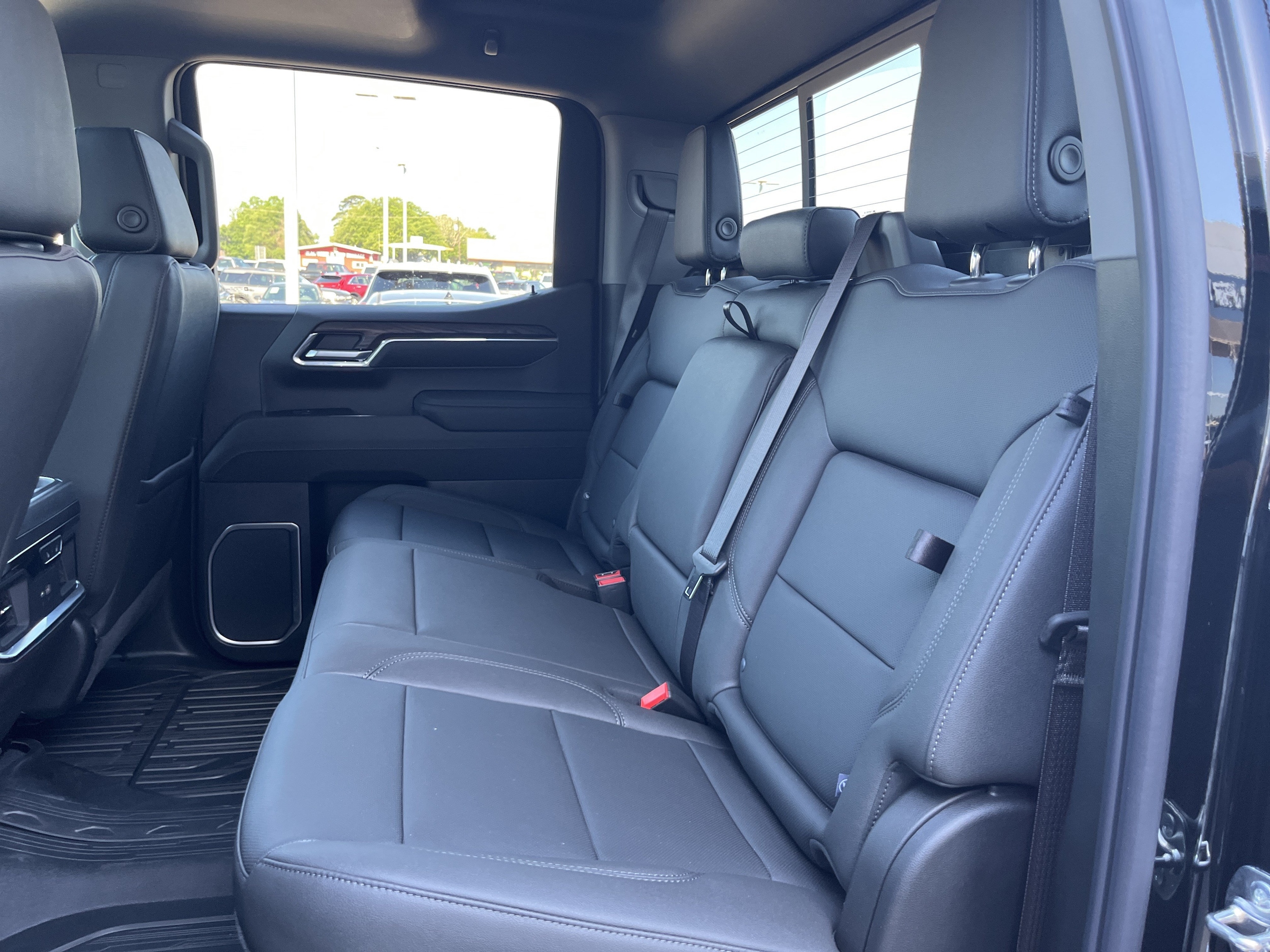 2026 GMC Sierra 1500 SLT - Photo 11