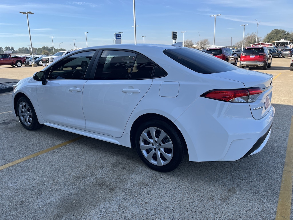 Used 2022 Toyota Corolla LE Sedan