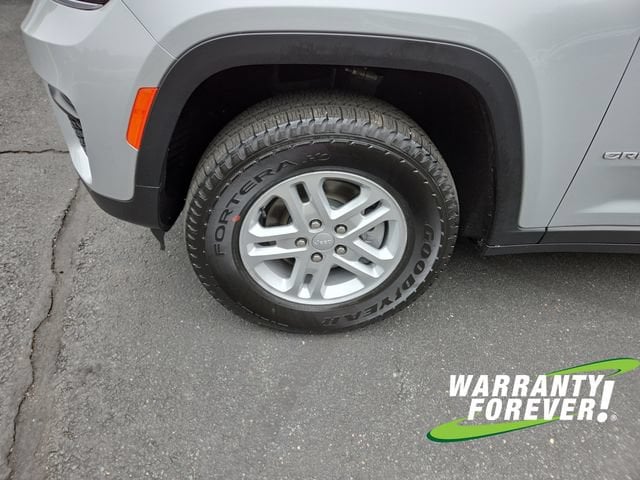 2024 Jeep Grand Cherokee Laredo - Photo 18