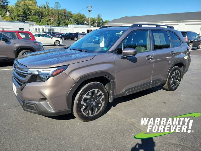 2025 Subaru Forester Premium photo 2