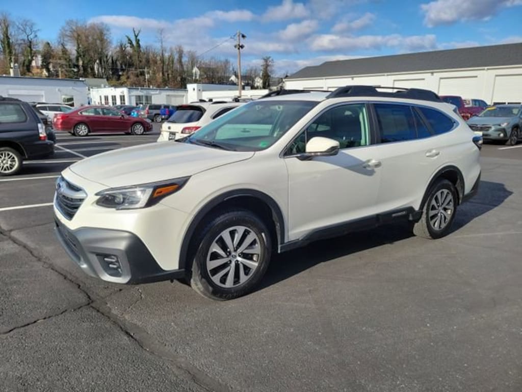 Used 2022 Subaru Outback Premium SUV