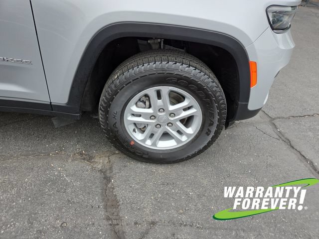 2024 Jeep Grand Cherokee Laredo - Photo 19