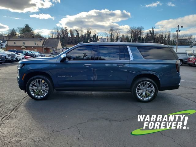 2025 Chevrolet Suburban Premier photo 3