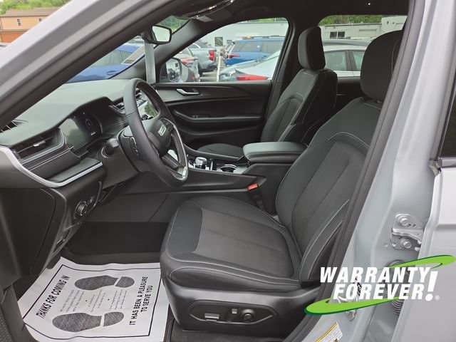 2024 Jeep Grand Cherokee Laredo - Photo 13