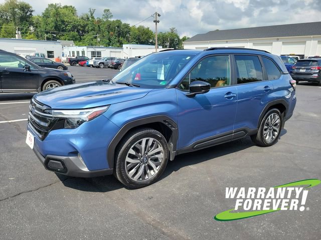 2025 Subaru Forester Touring photo 3