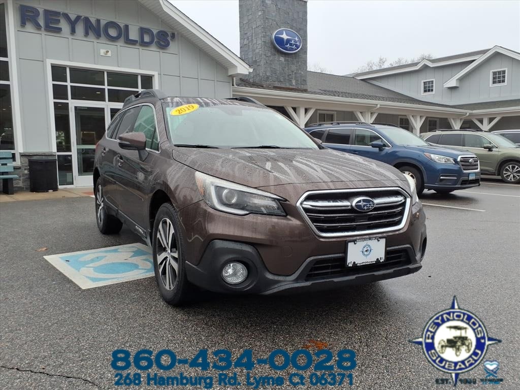 2019 Subaru Outback Limited's photo