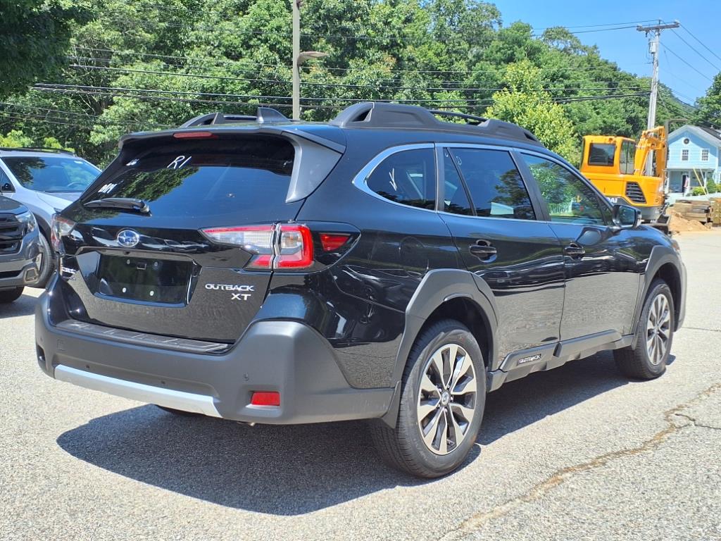 2025 Subaru Outback Limited XT photo 2