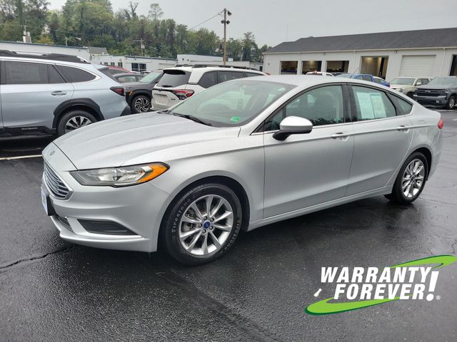 2017 Ford Fusion SE photo 3