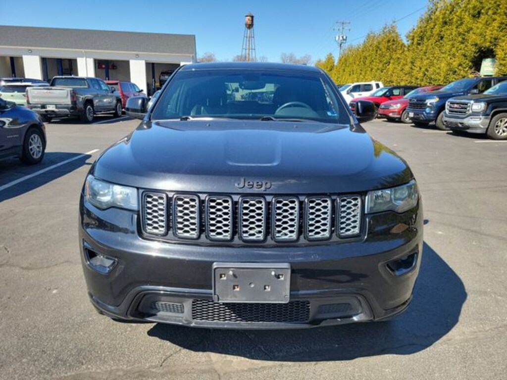 Used 2018 Jeep Grand Cherokee Laredo 4x4 SUV