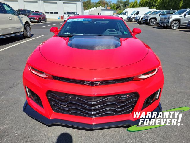 2024 Chevrolet Camaro ZL1 photo 2