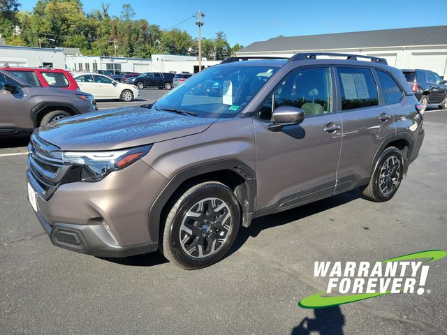 2025 Subaru Forester Premium photo 3