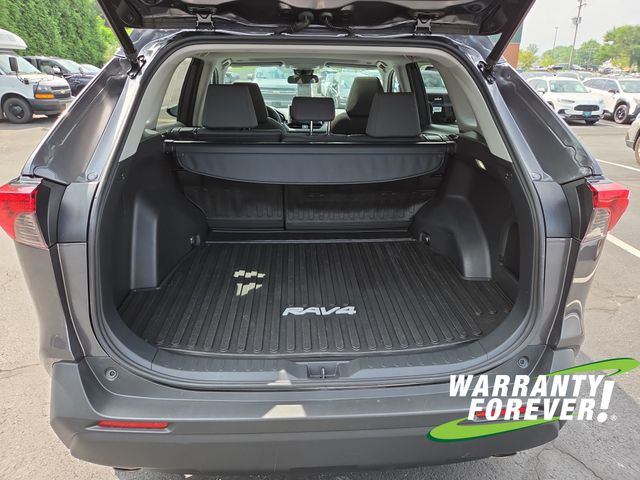 2023 Toyota RAV4 XLE - Photo 18