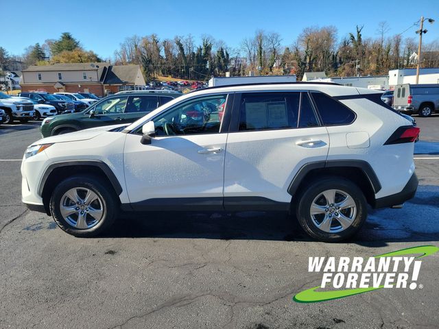 2023 Toyota RAV4 XLE photo 2