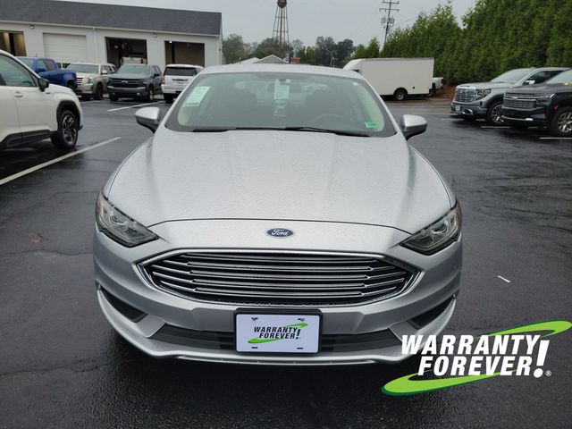 2017 Ford Fusion SE photo 2