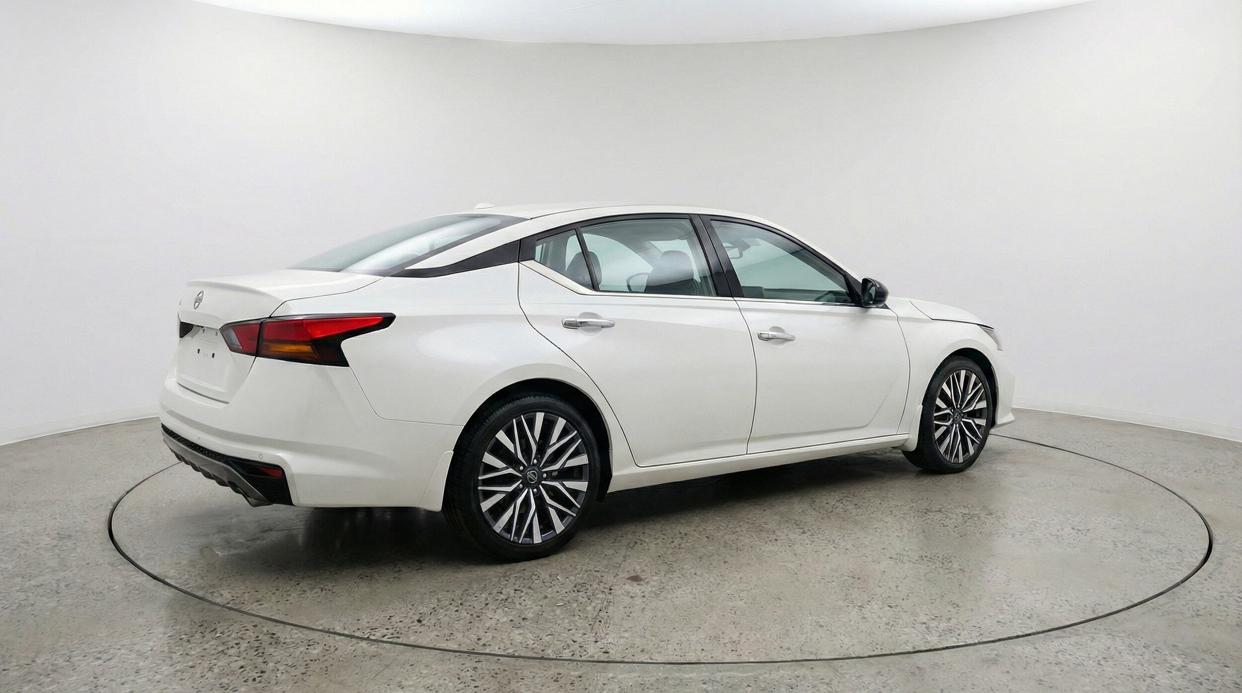 Thumbnail: 2025 Nissan Altima - 9
