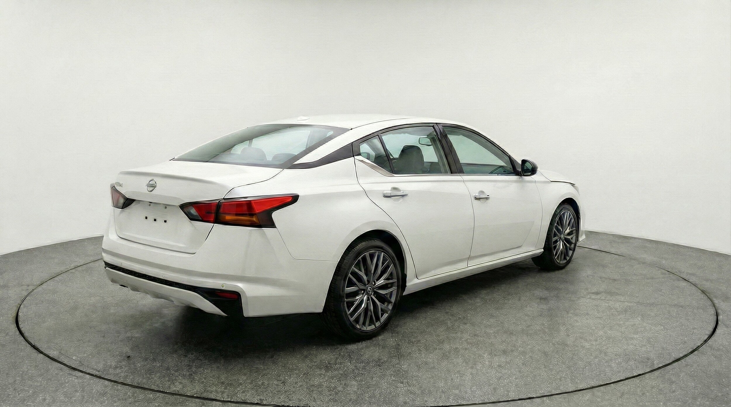 Thumbnail: 2025 Nissan Altima - 9