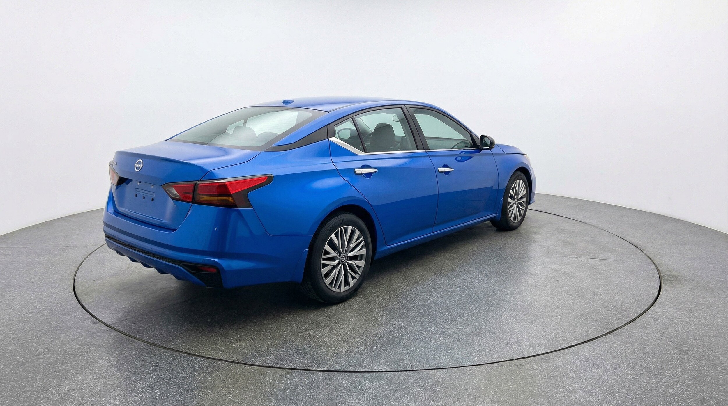 Thumbnail: 2025 Nissan Altima - 9