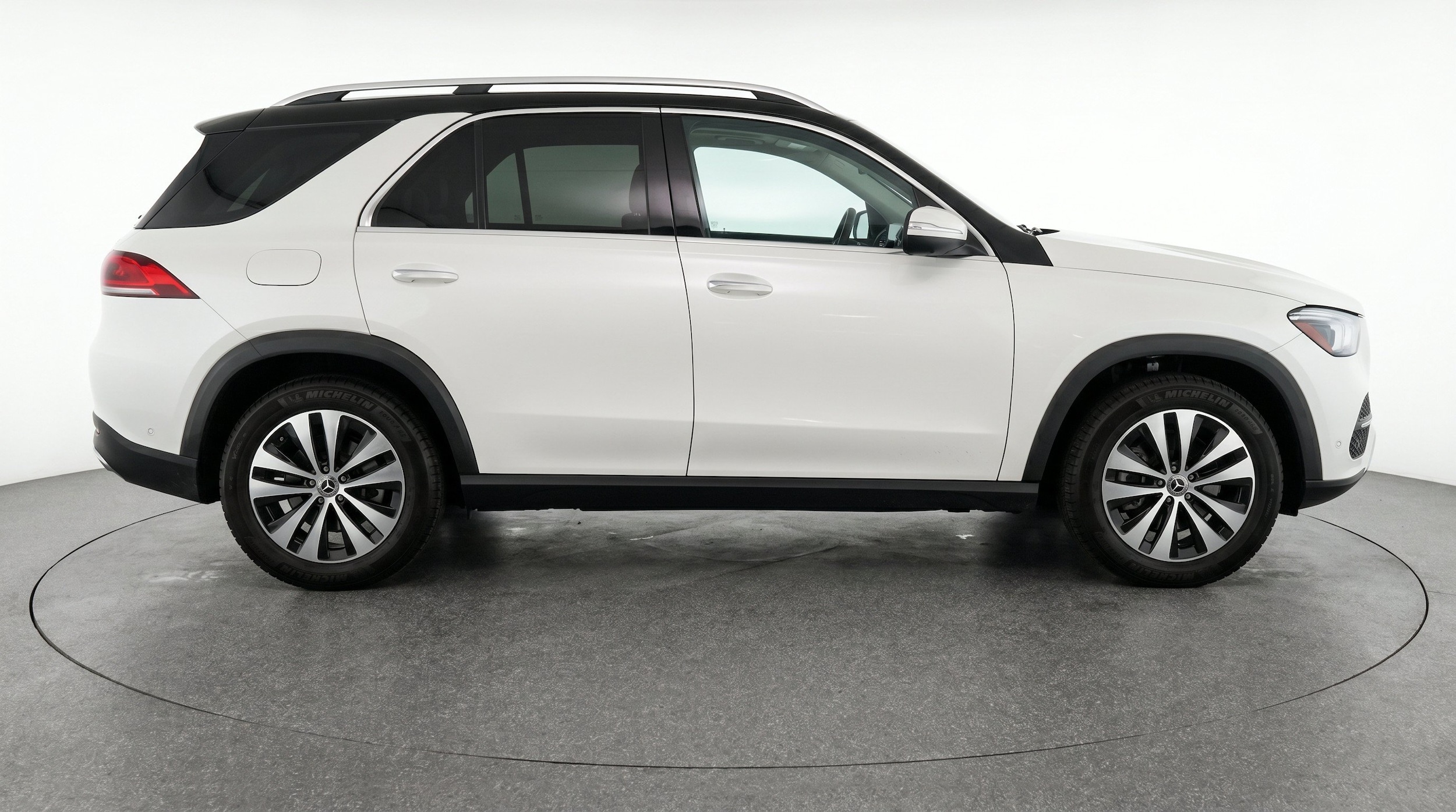 Thumbnail: 2026 Mercedes-Benz GLE - 10