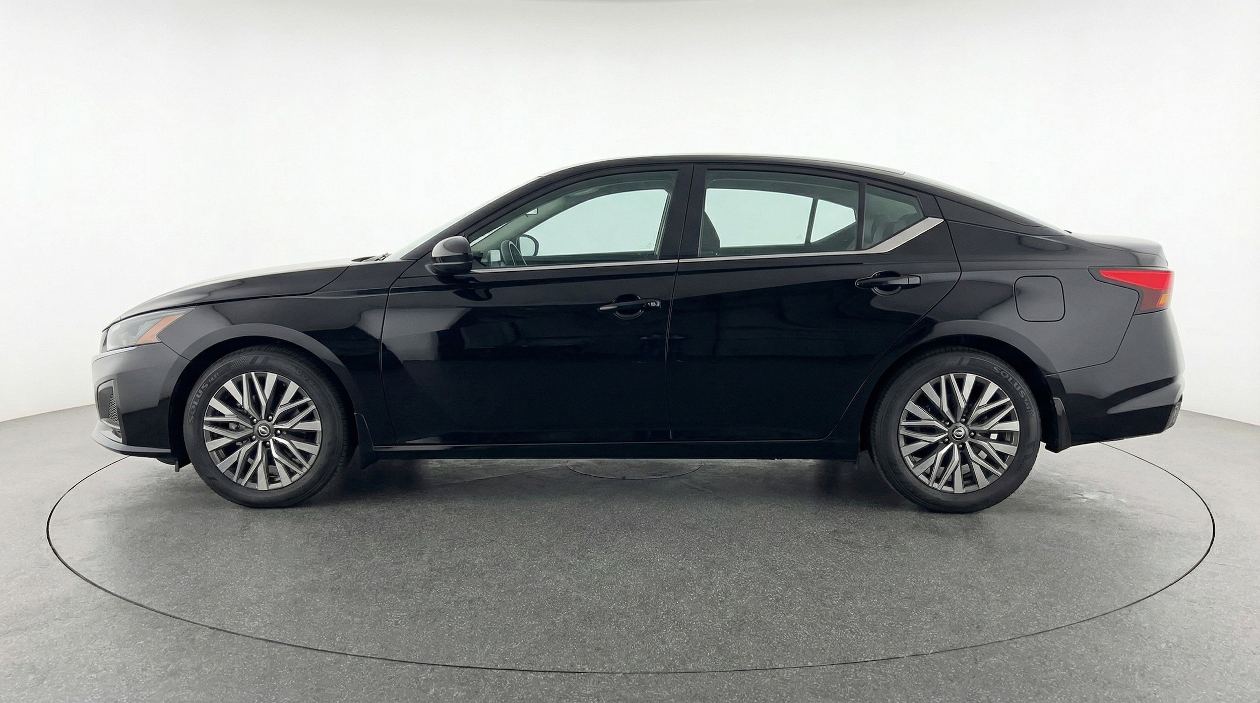 Thumbnail: 2025 Nissan Altima - 5