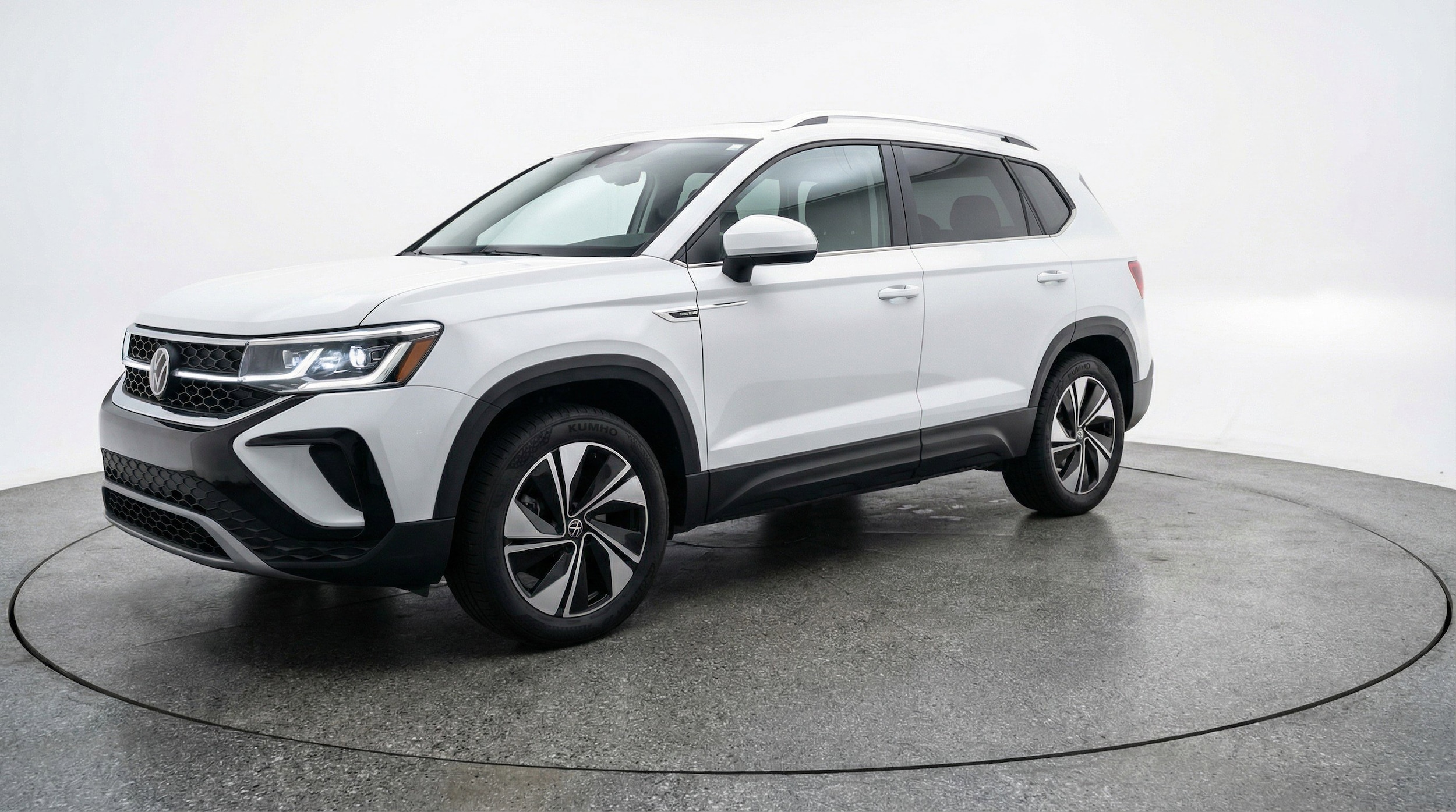 Thumbnail: 2025 Volkswagen Taos - 3
