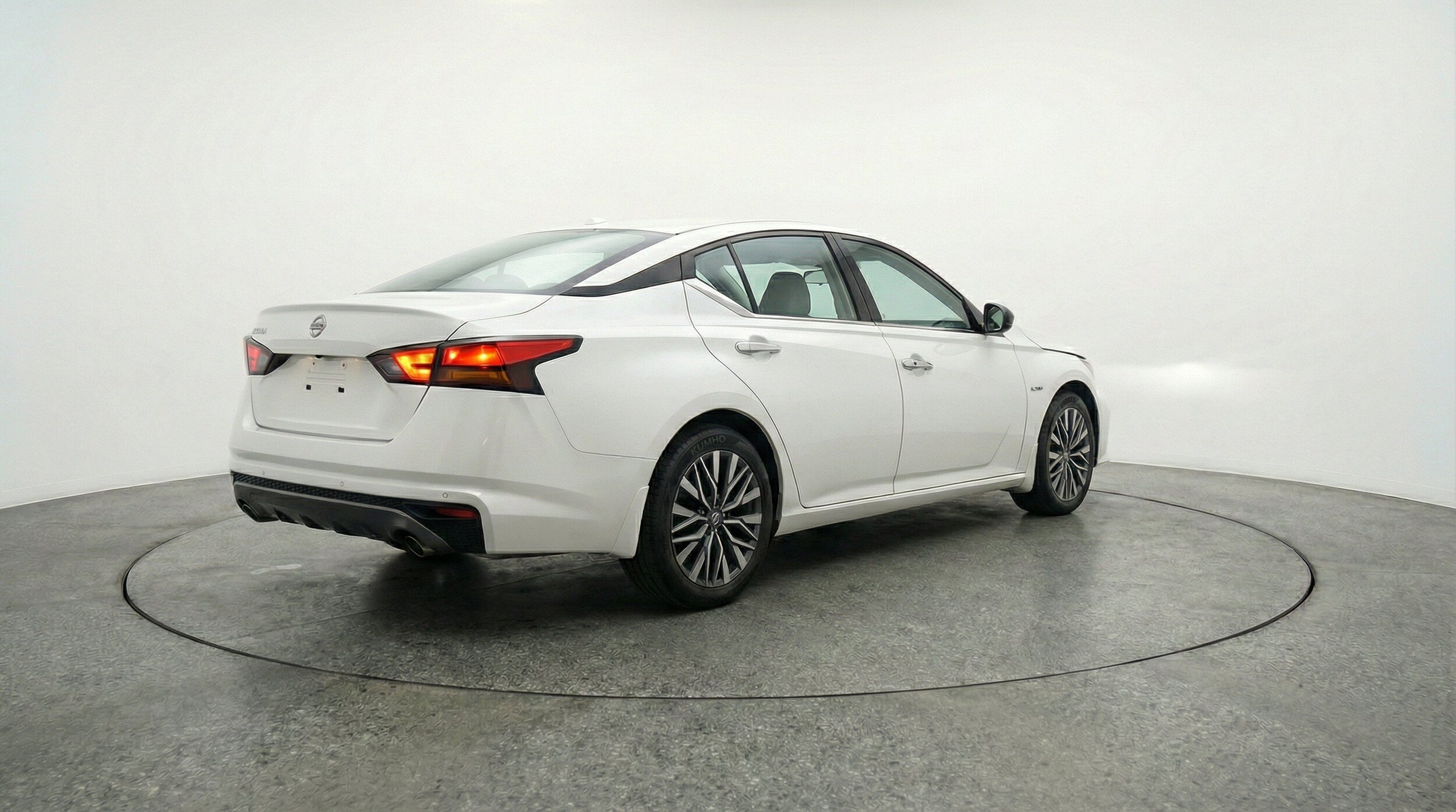 Thumbnail: 2025 Nissan Altima - 9