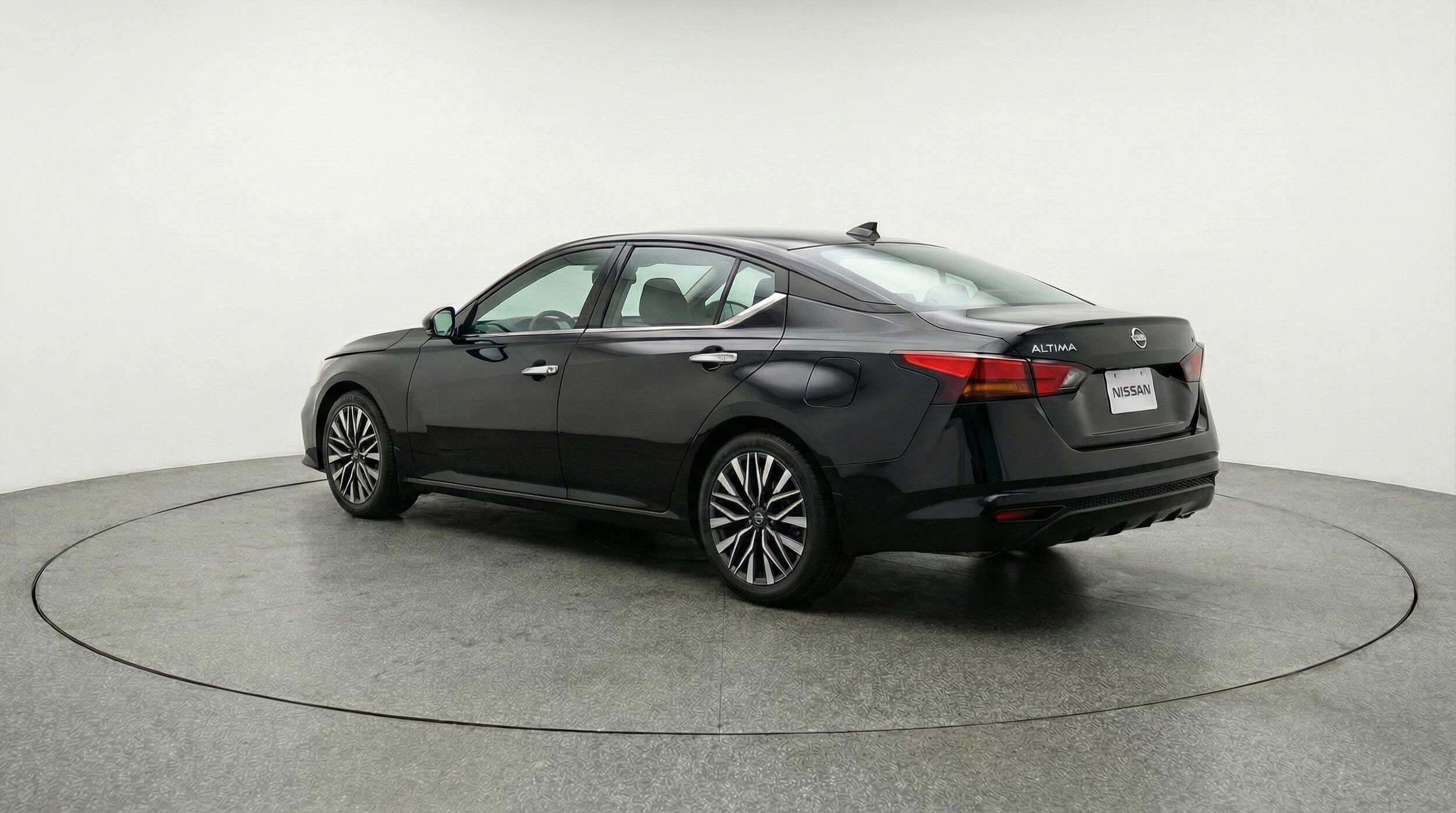 Thumbnail: 2025 Nissan Altima - 5