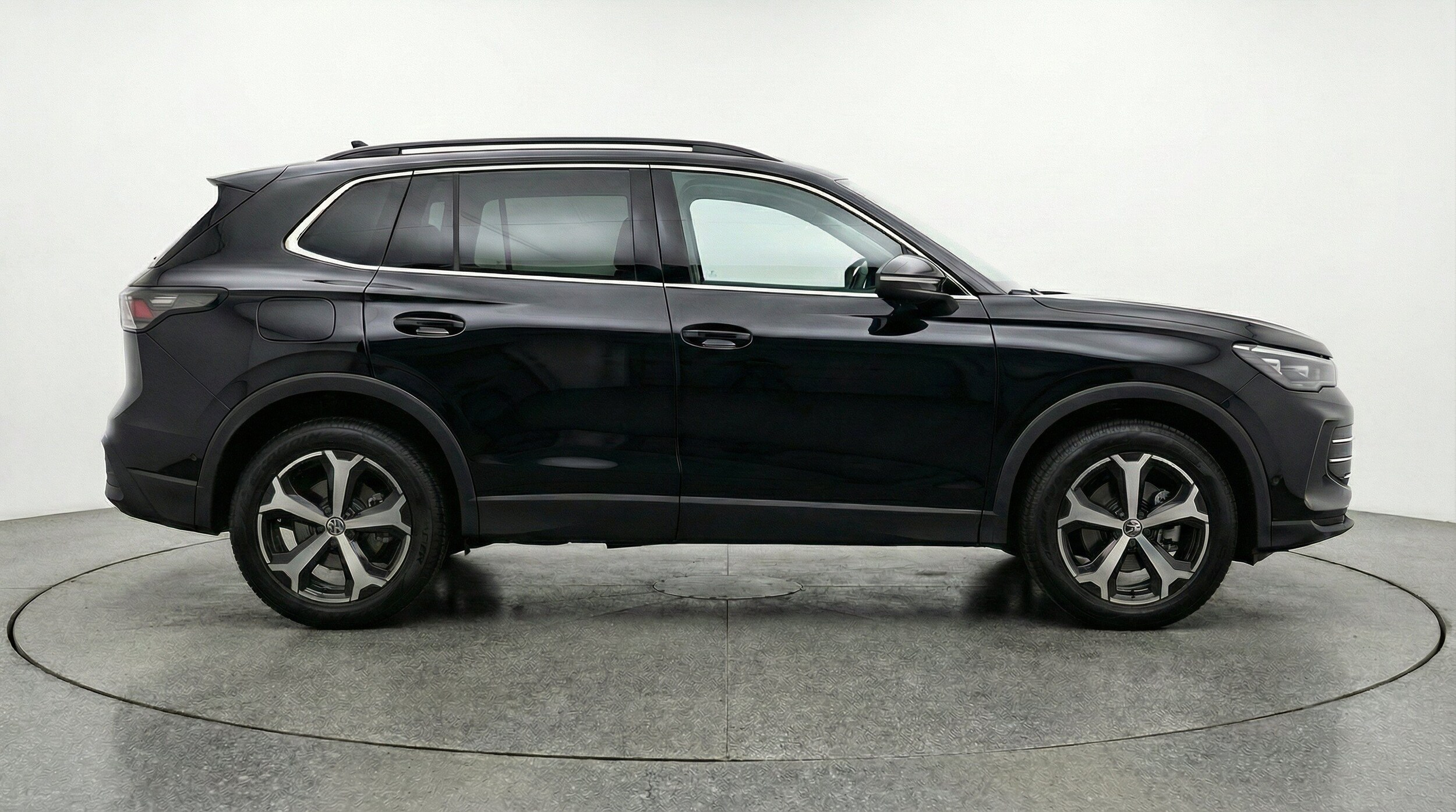 Thumbnail: 2026 Volkswagen Tiguan - 11