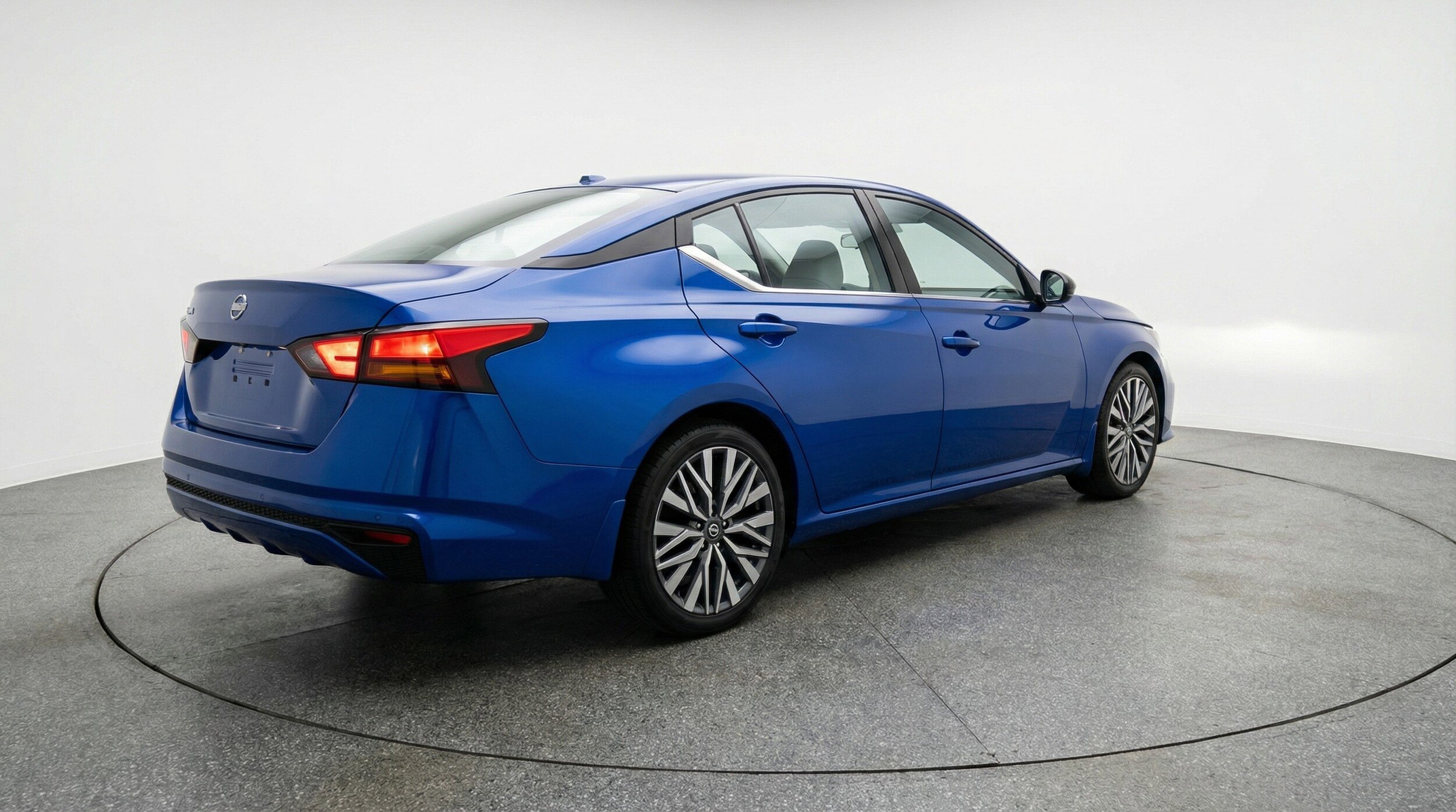 Thumbnail: 2025 Nissan Altima - 9