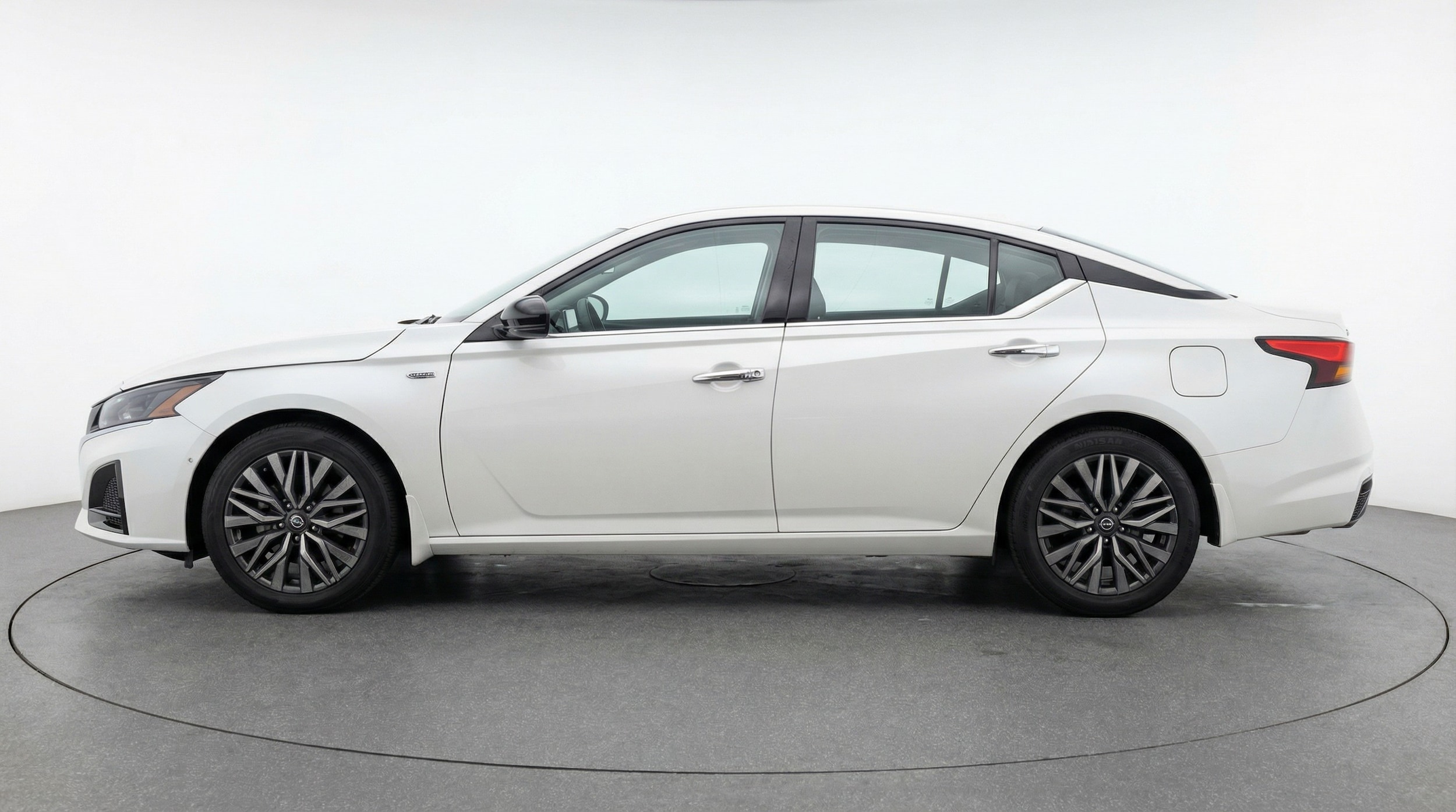 Thumbnail: 2025 Nissan Altima - 4