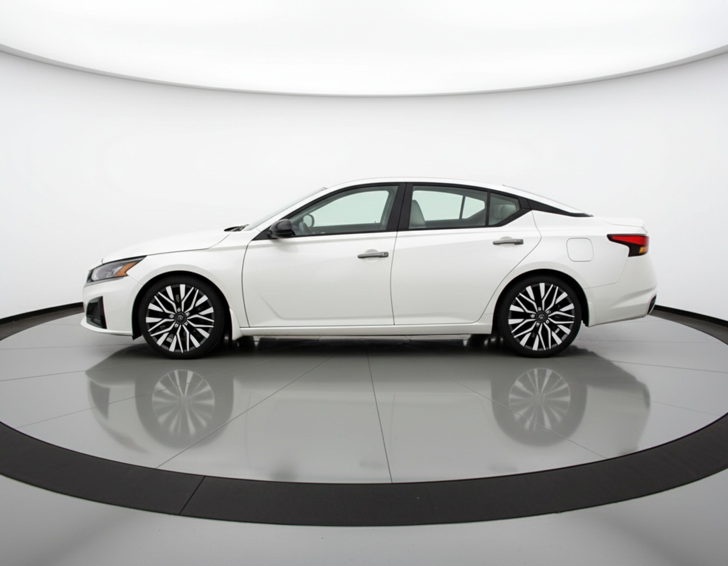 Thumbnail: 2025 Nissan Altima - 4